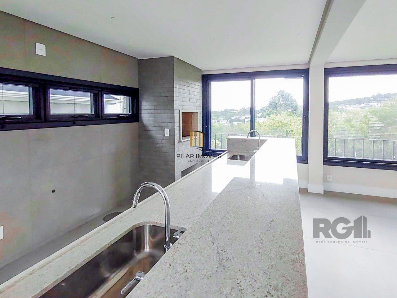 Casa Condominio para Venda - 280m², 3 dormitórios, sendo 3 suites, 2 vagas - Alphaville