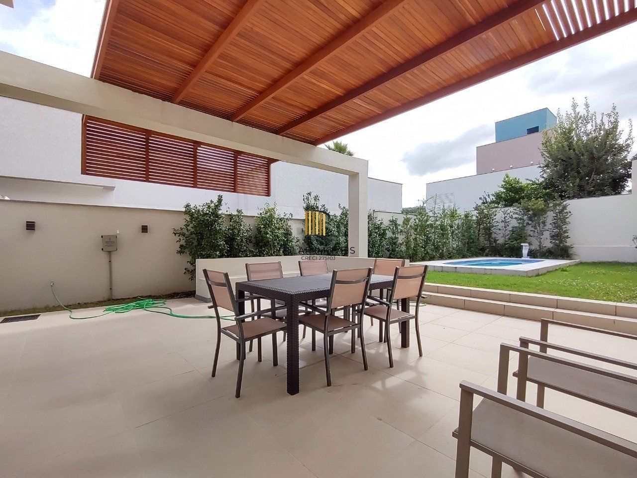 Casa de Condomínio 3 dormitórios no bairro Alphaville