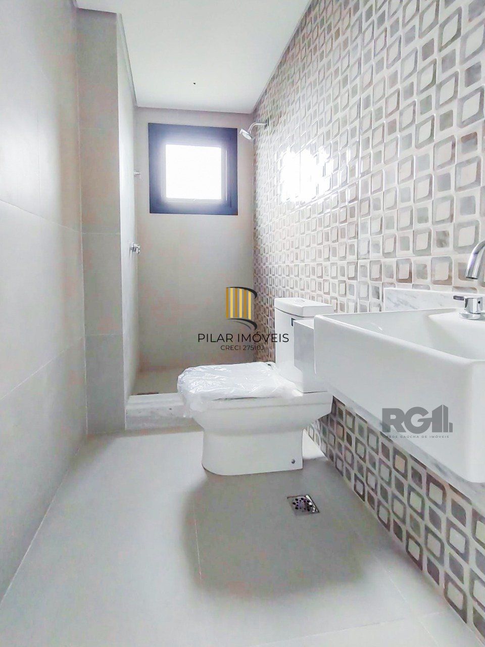 Casa Condominio para Venda - 280m², 3 dormitórios, sendo 3 suites, 2 vagas - Alphaville