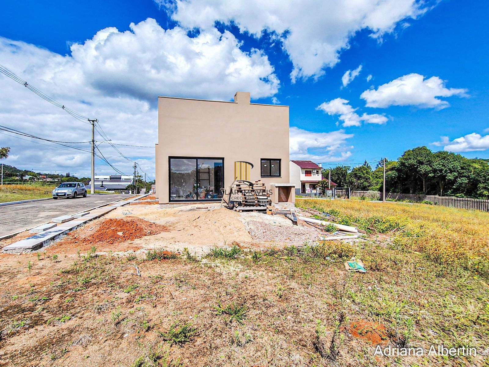 Casa térrea em condomínio fechado