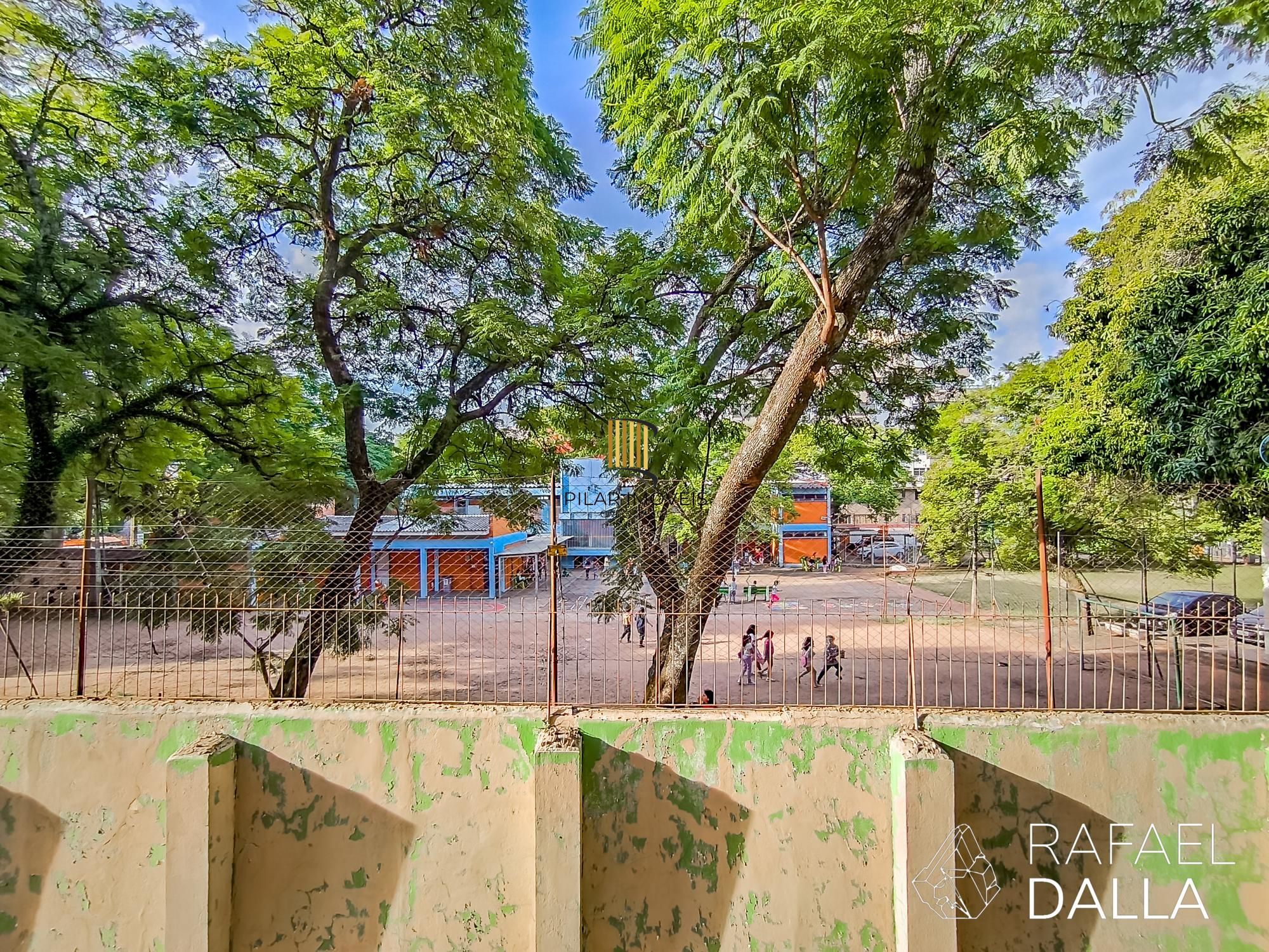 Apartamento 1 dormitório com vista, sol da manhã e estrutura na João Alfredo