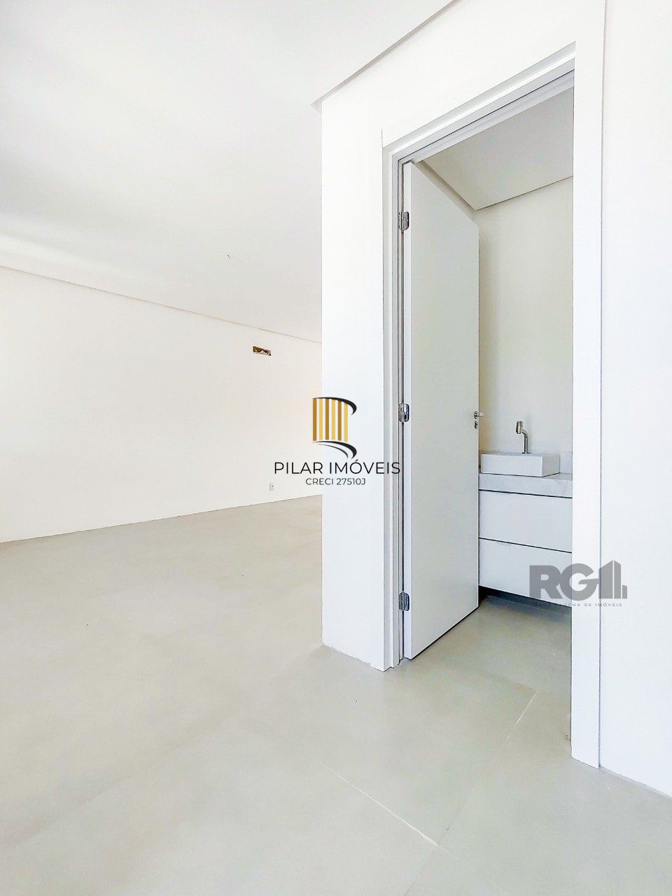 Casa Condominio 3 Dormitório(s) Bairro Campo Novo