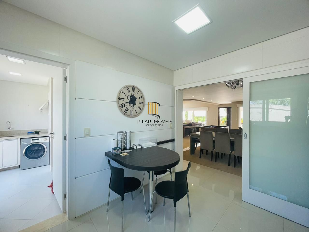 Casa de Condomínio 5 dormitórios no bairro Maristela