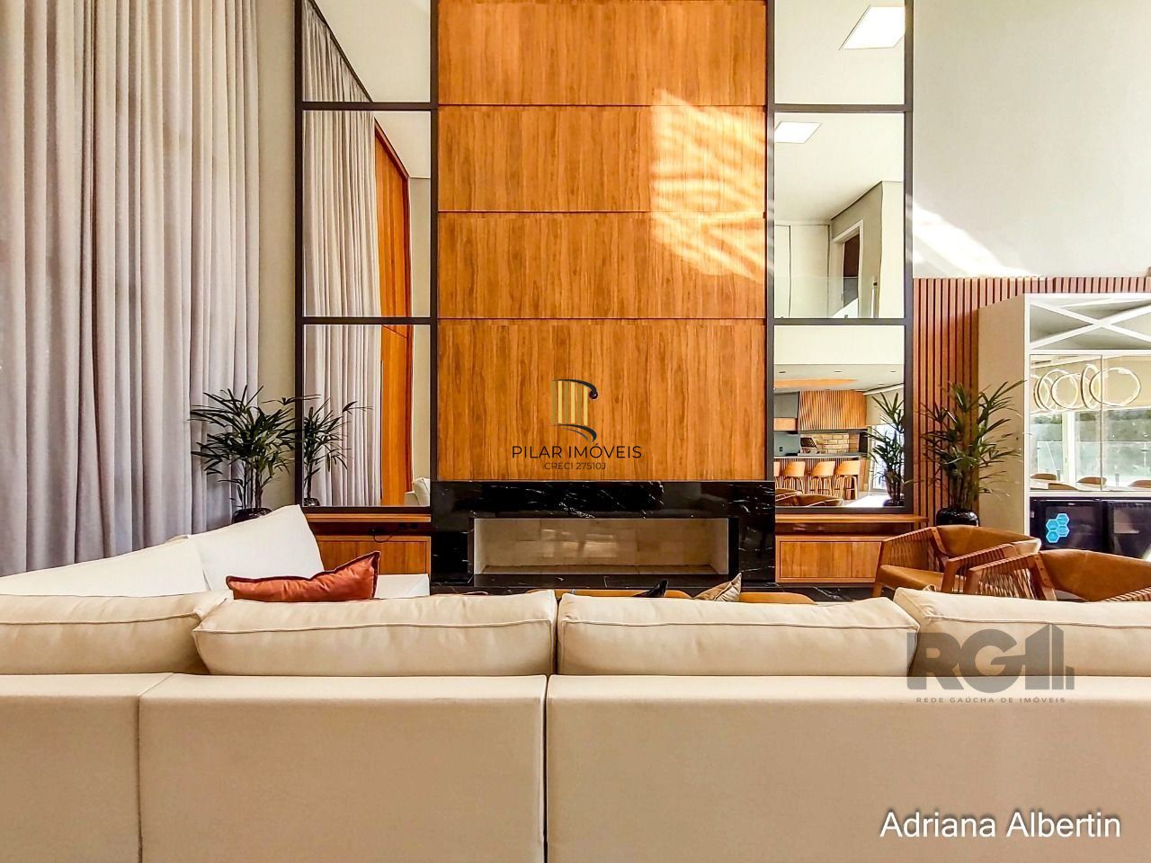 Casa Condominio para Venda - 266.44m², 4 dormitórios, sendo 4 suites, 2 vagas - Alphaville
