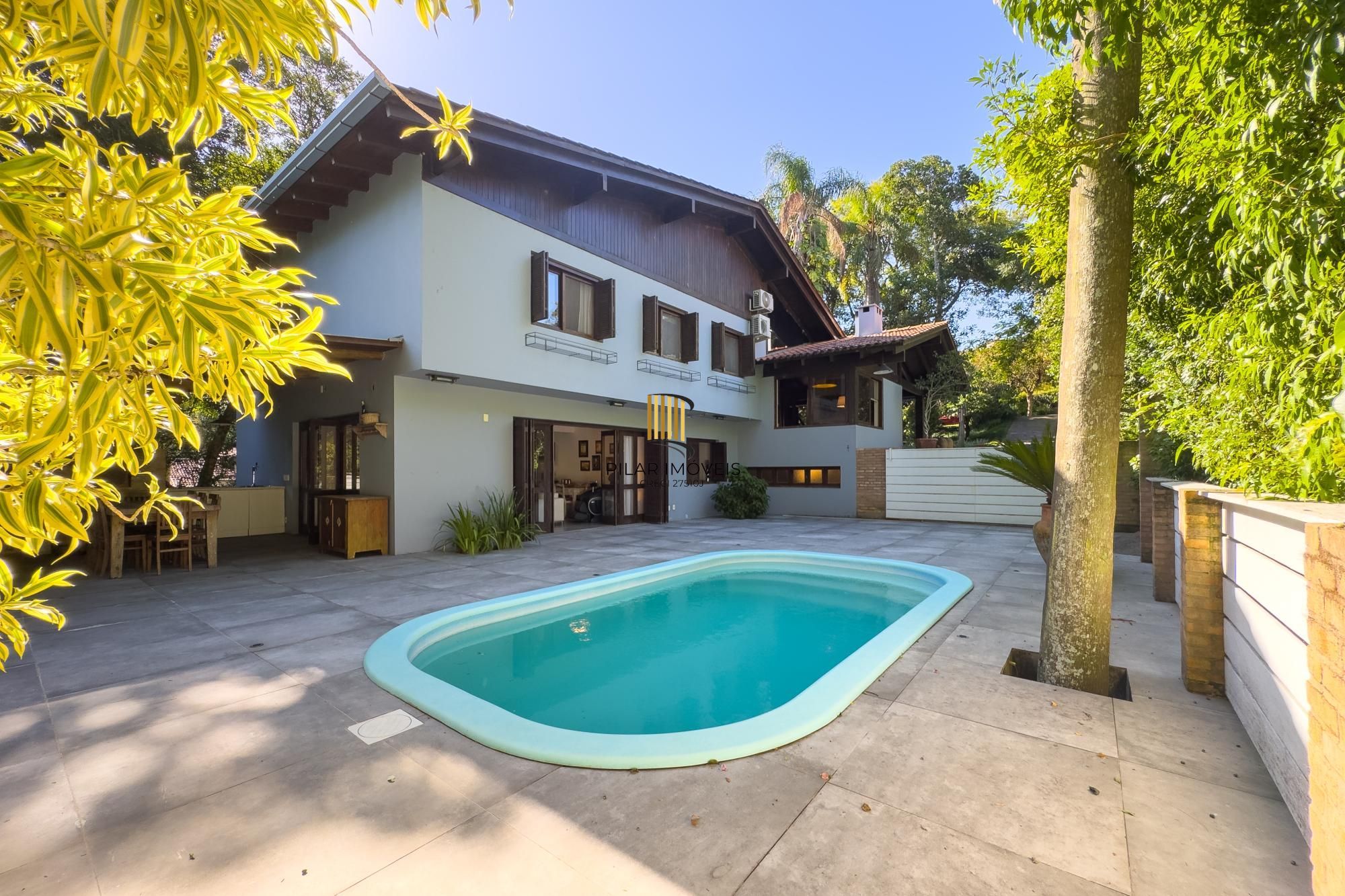 Casa no Parque Knorr com 3 dormitórios e piscina aquecida