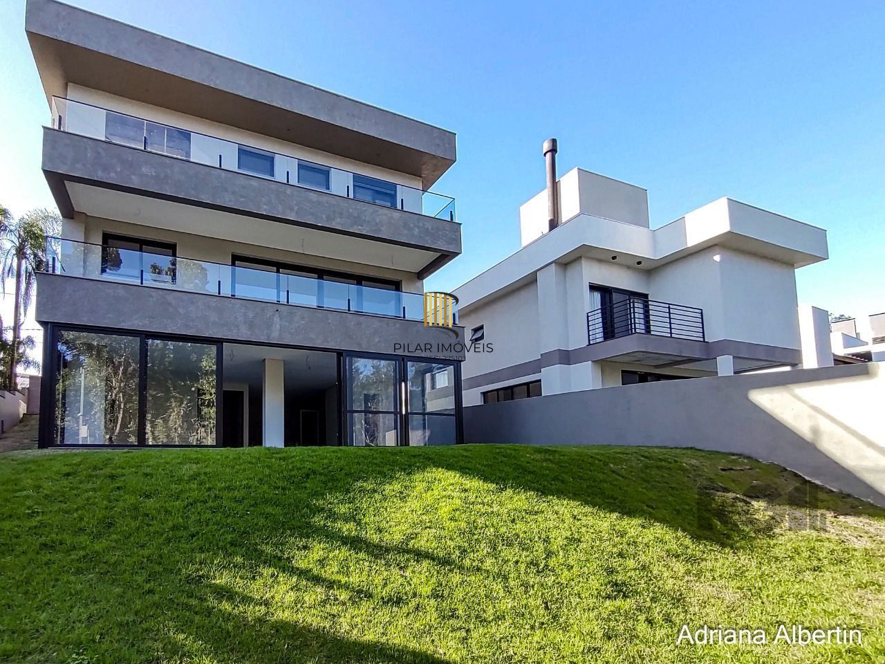 Casa Condominio para Venda - 349m², 3 dormitórios, sendo 3 suites, 2 vagas - Alphaville