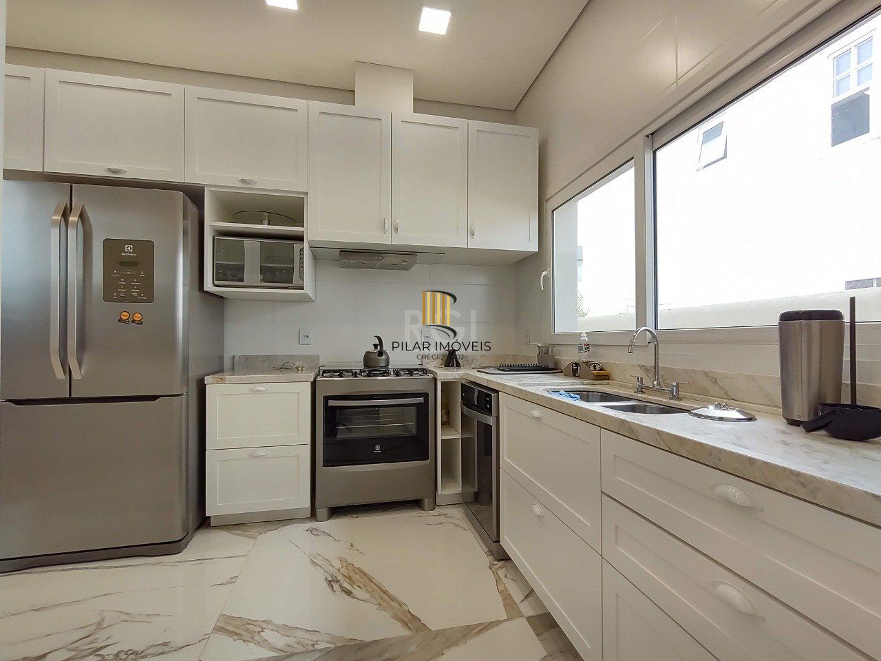 Casa de Condomínio 3 dormitórios no bairro Alphaville