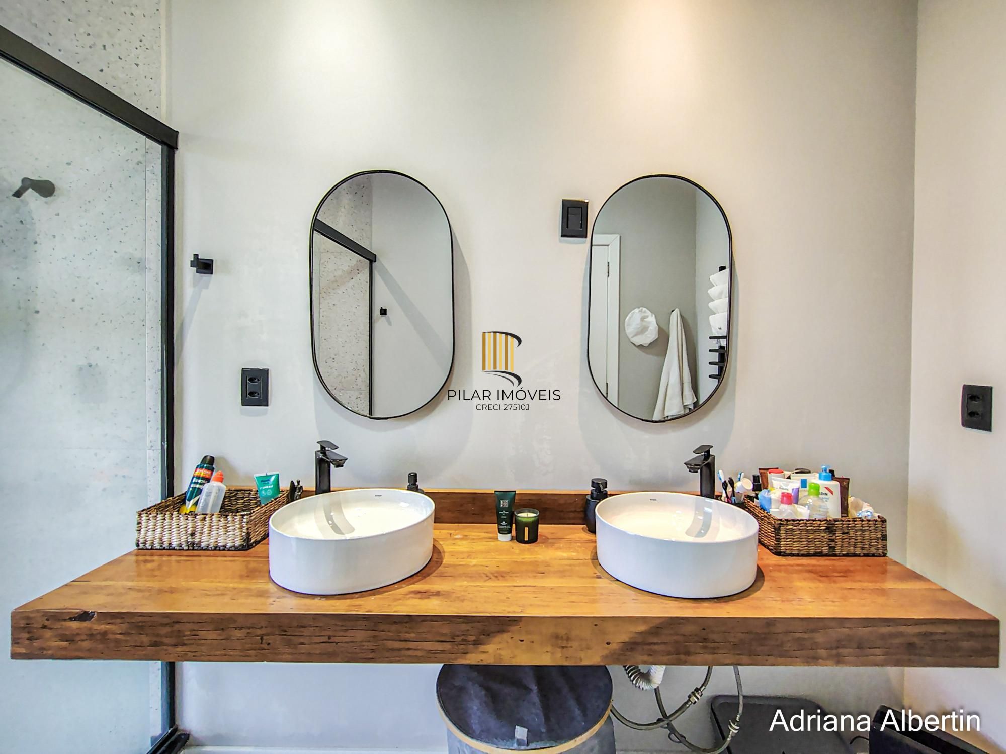 Casa em condomínio na Estrada das Três Meninas com 3 suítes