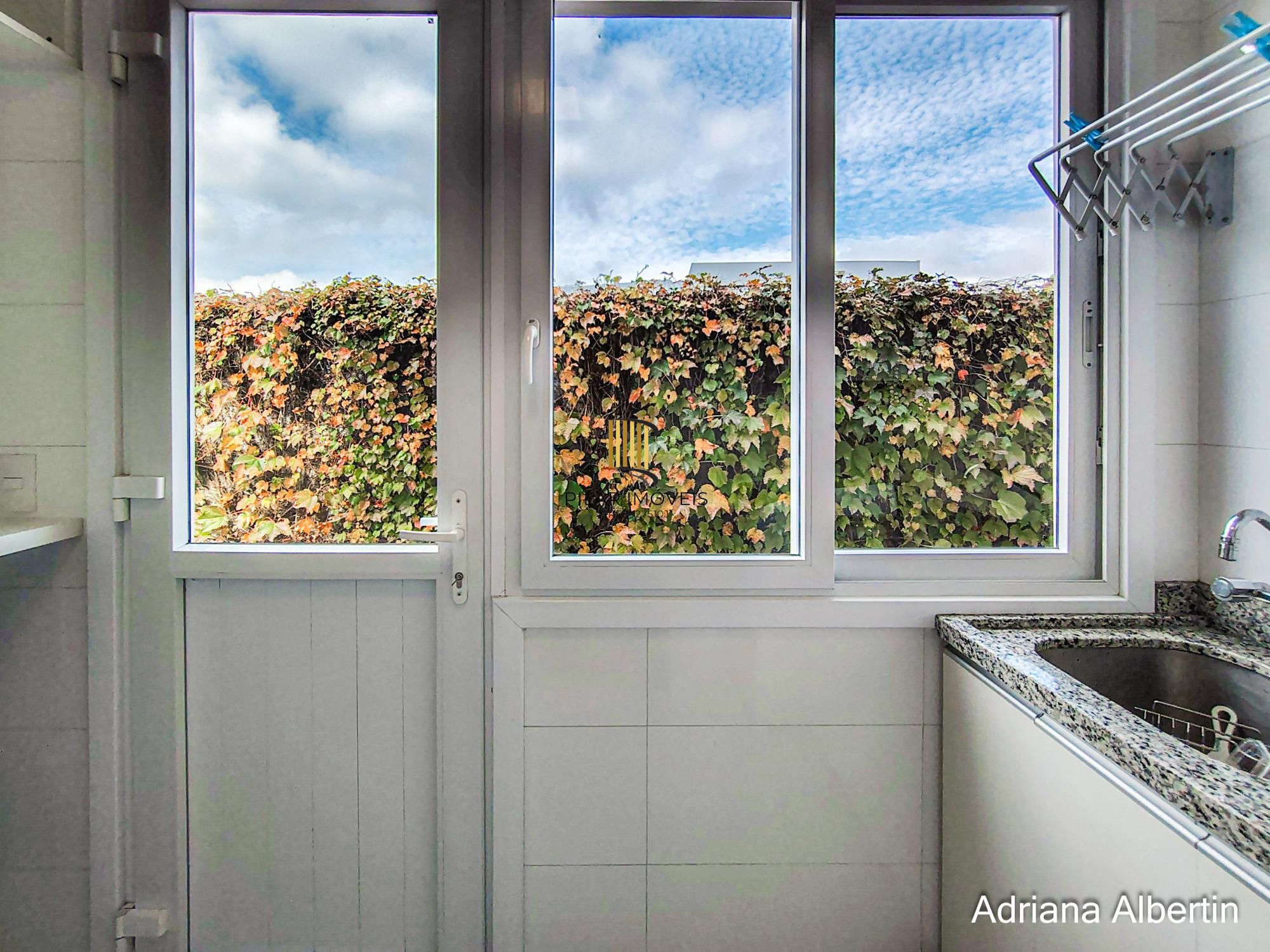 ALPHAVILLE PORTO ALEGRE | CASA COM FUNDOS PARA APP E ÁREA EXTERNA COMPLETA