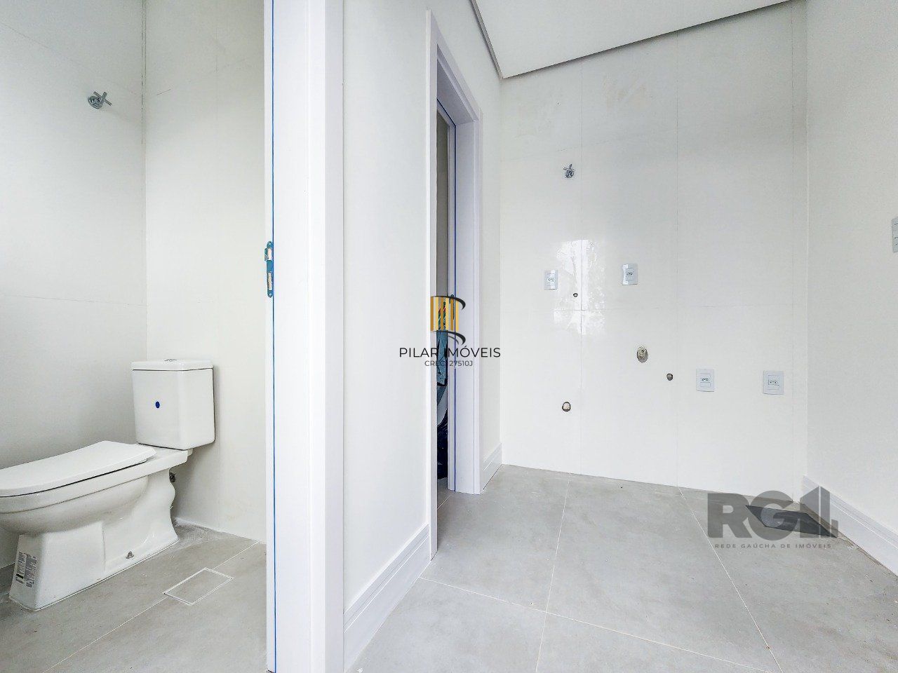 Casa Condominio para Venda - 292m², 4 dormitórios, sendo 4 suites, 2 vagas - Alphaville