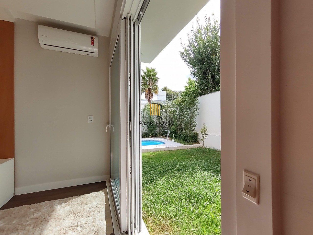 Casa de Condomínio 3 dormitórios no bairro Alphaville