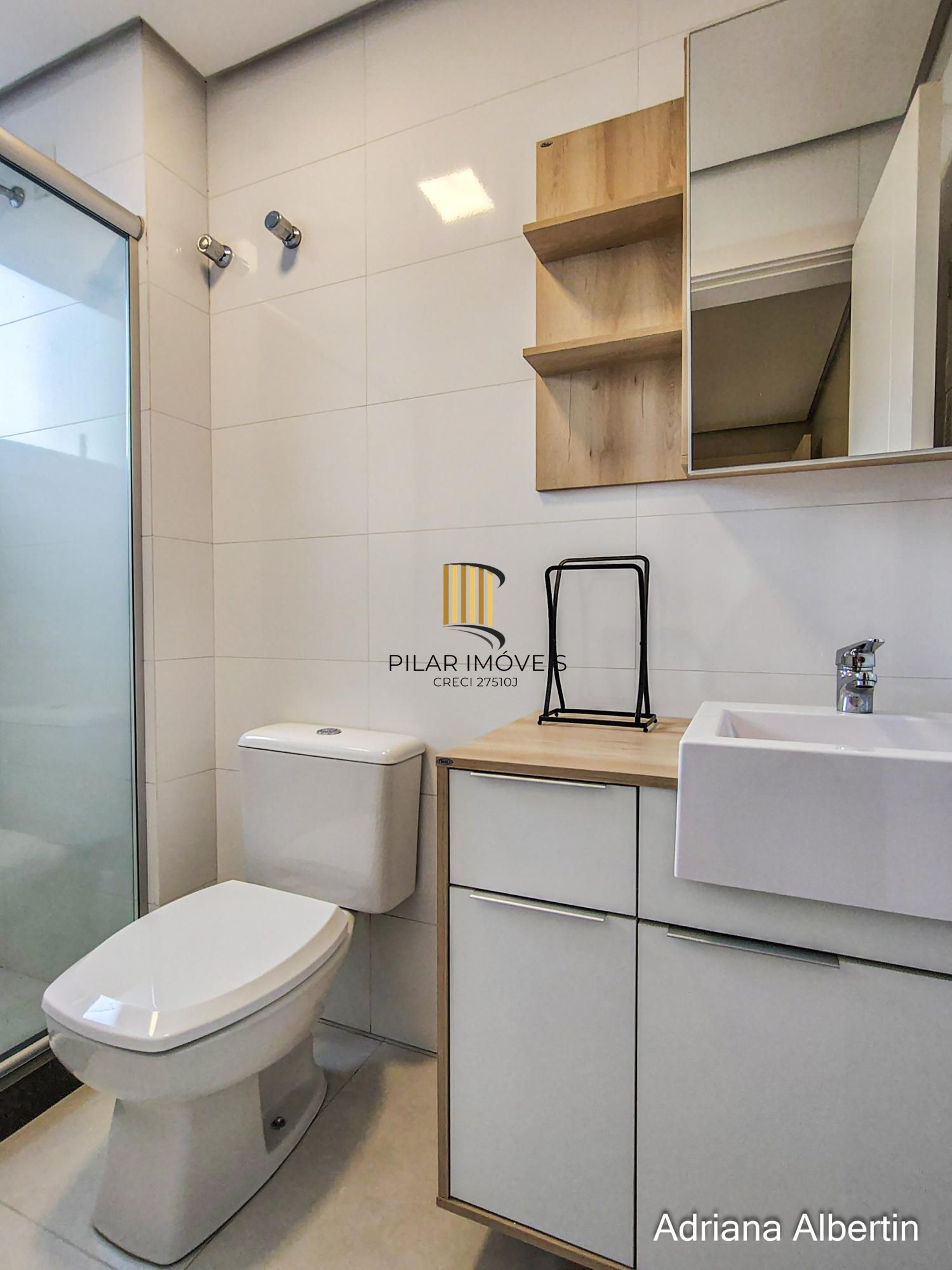 ALPHAVILLE PORTO ALEGRE | CASA COM FUNDOS PARA APP E ÁREA EXTERNA COMPLETA