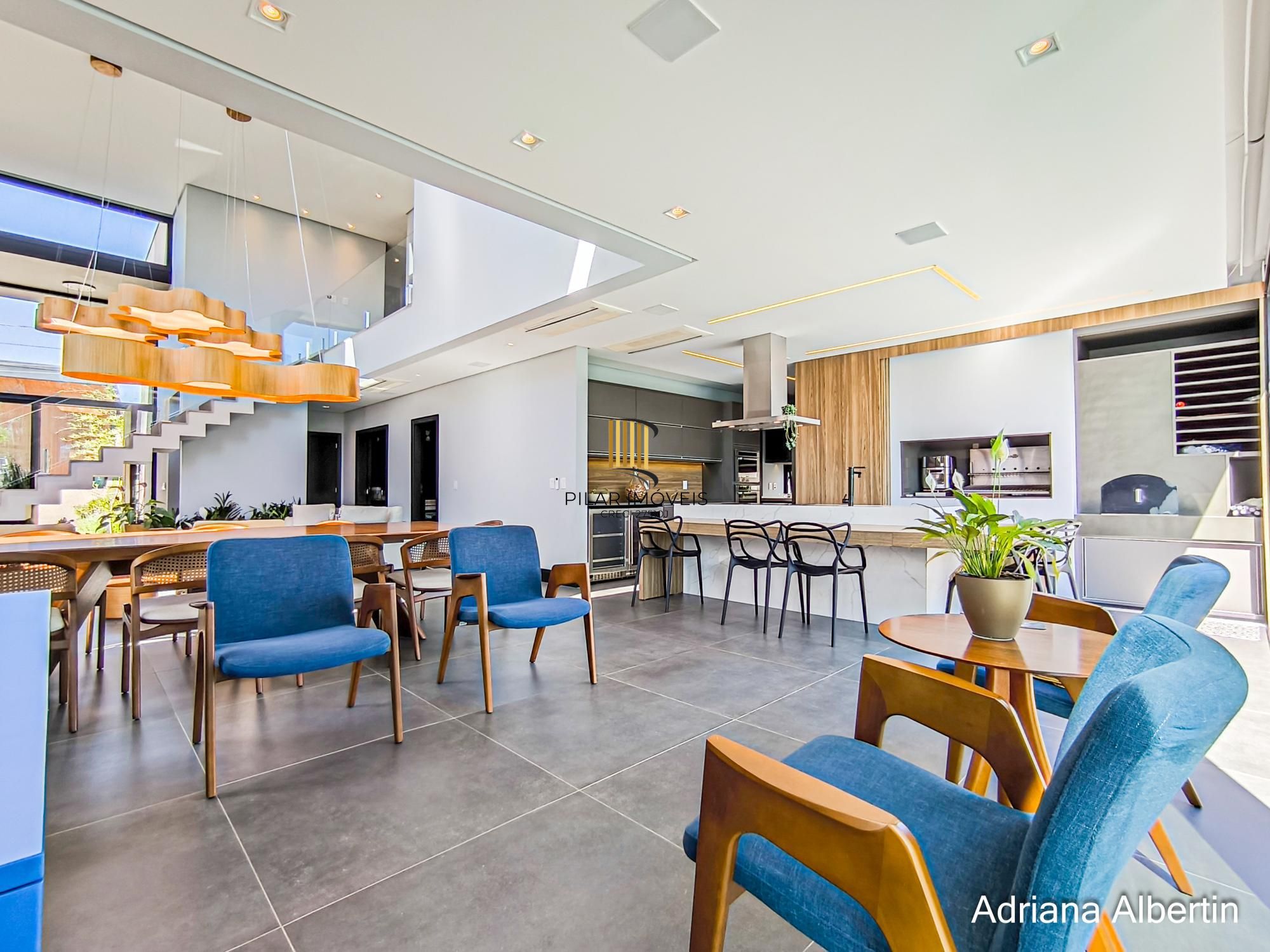 Casa de Condomínio 3 dormitórios no bairro Alphaville