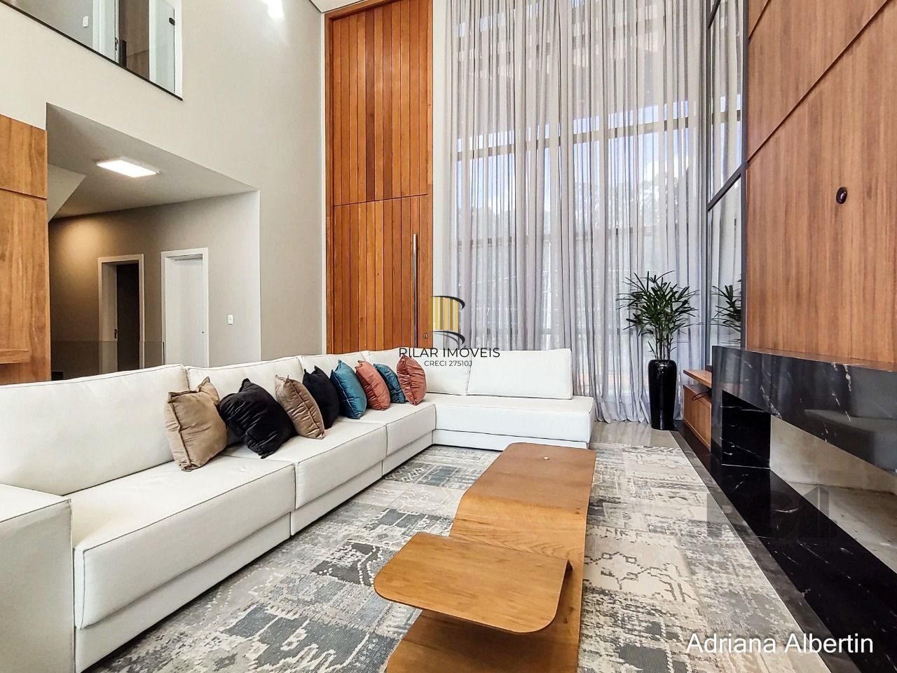 Casa Condominio para Venda - 266.44m², 4 dormitórios, sendo 4 suites, 2 vagas - Alphaville