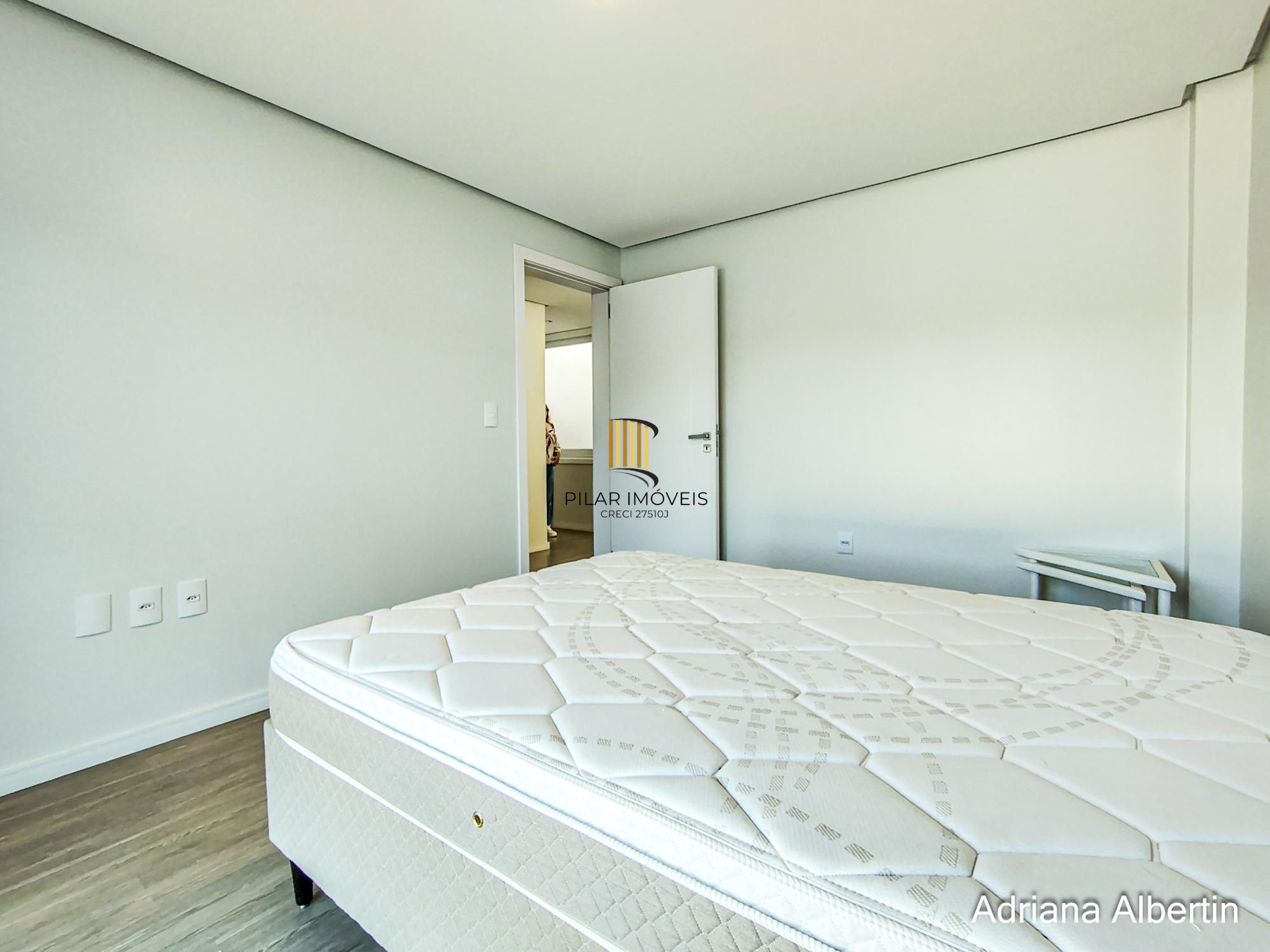 ALPHAVILLE PORTO ALEGRE | CASA COM FUNDOS PARA APP E ÁREA EXTERNA COMPLETA