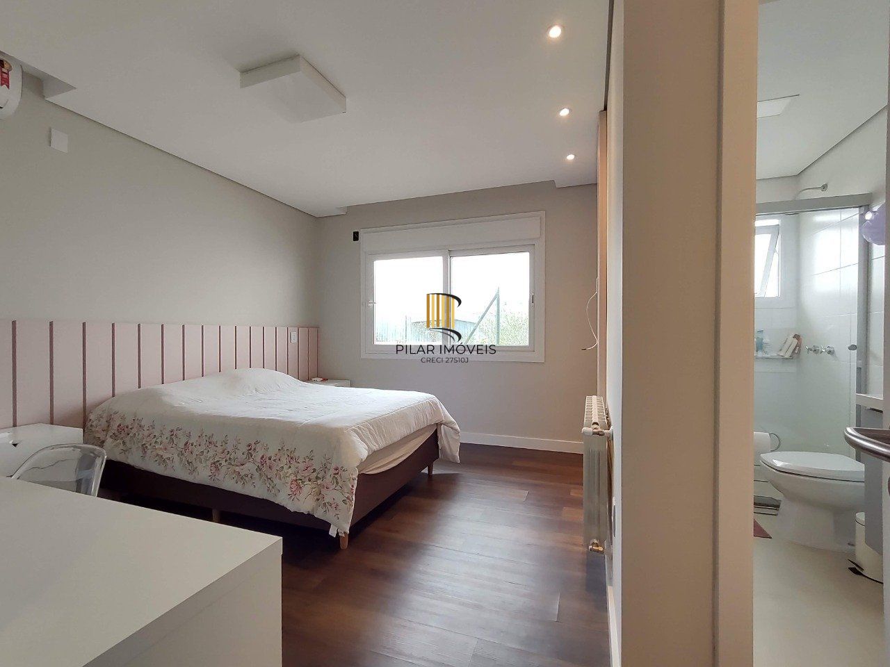 Casa de Condomínio 3 dormitórios no bairro Alphaville