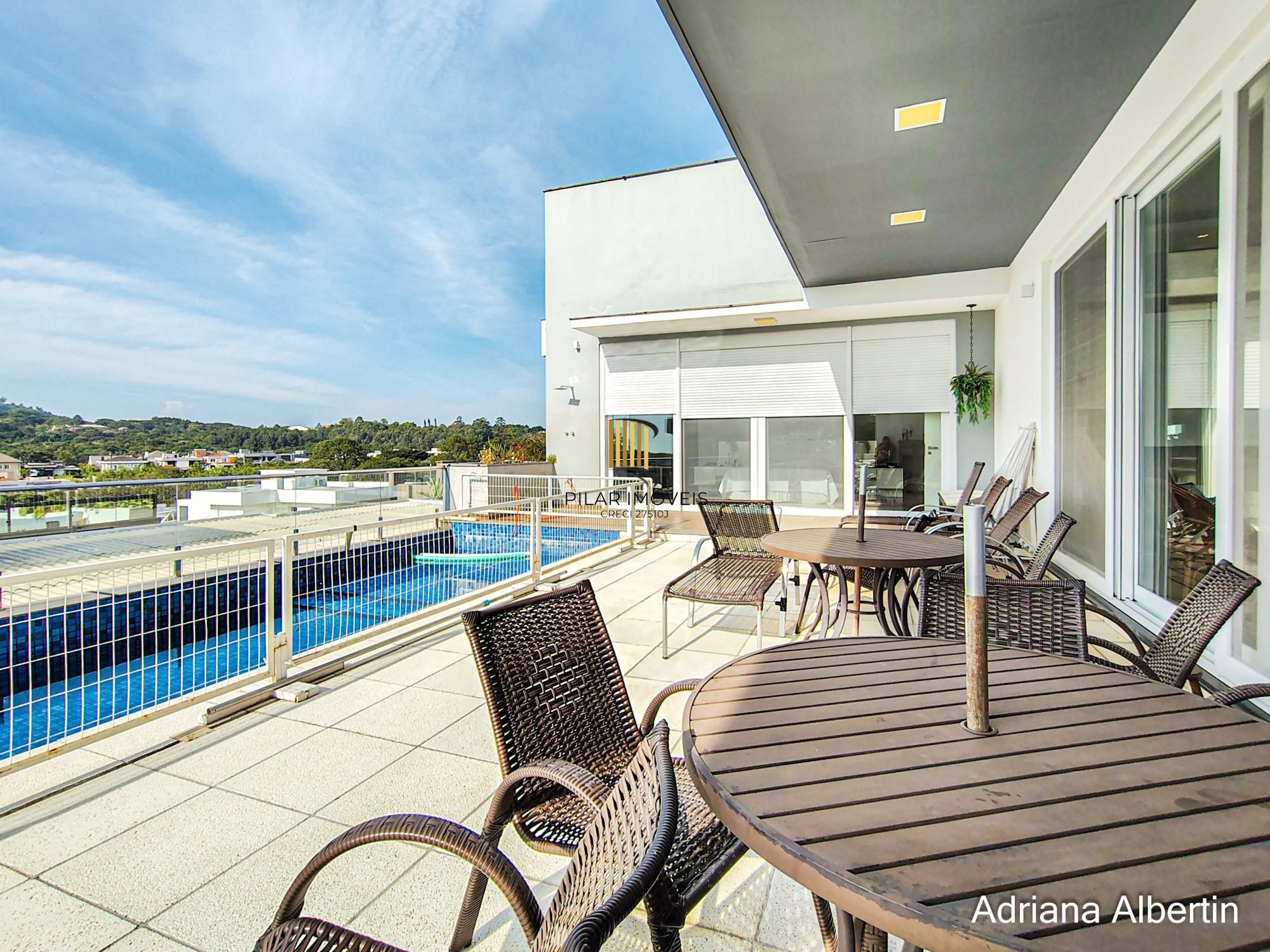 Casa com 660m² no Alphaville Porto Alegre para quem quer espaço, vista e personalidade — sem cair no padrão genérico