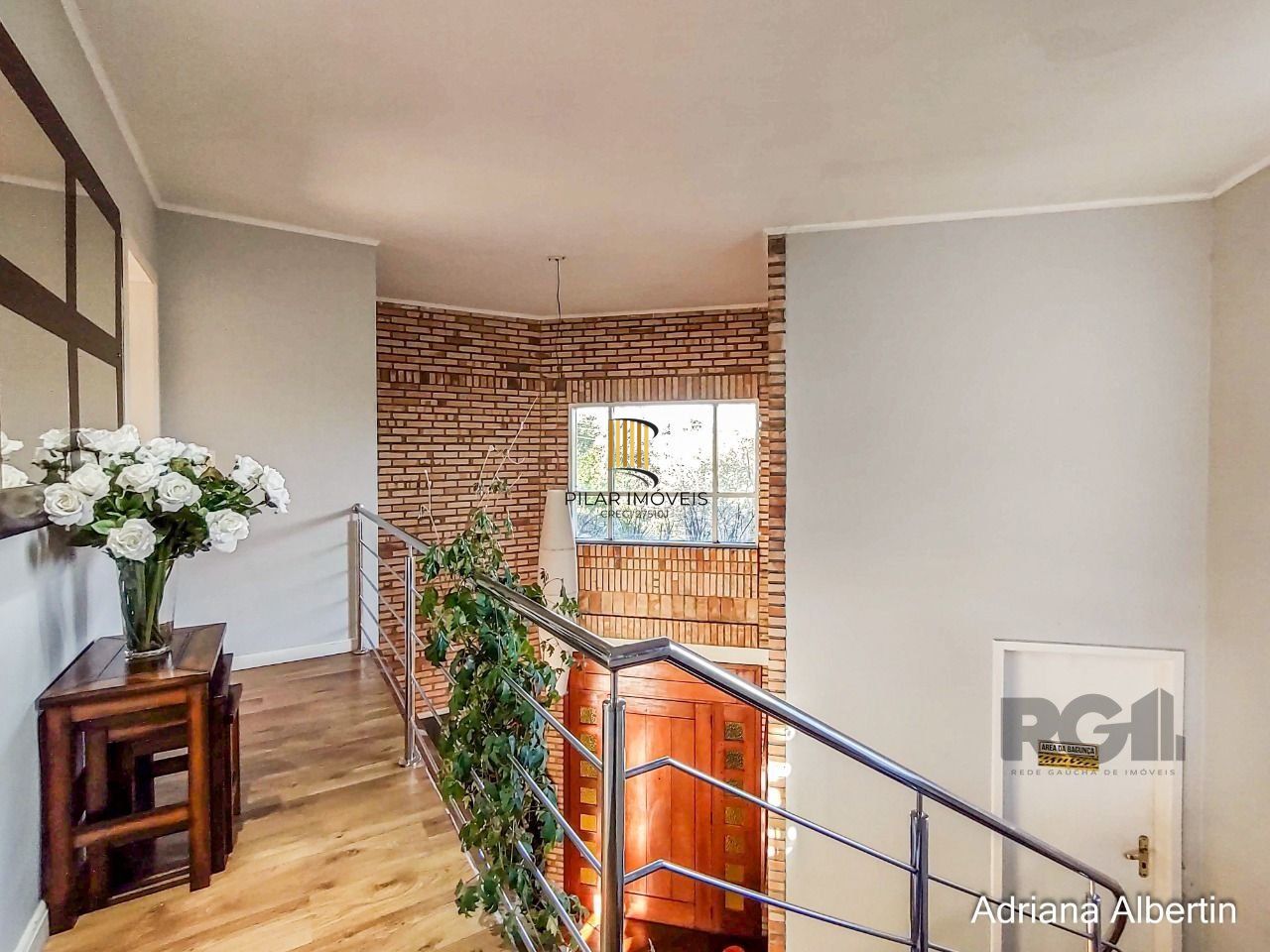 Casa 5 dormitórios no bairro Ipanema