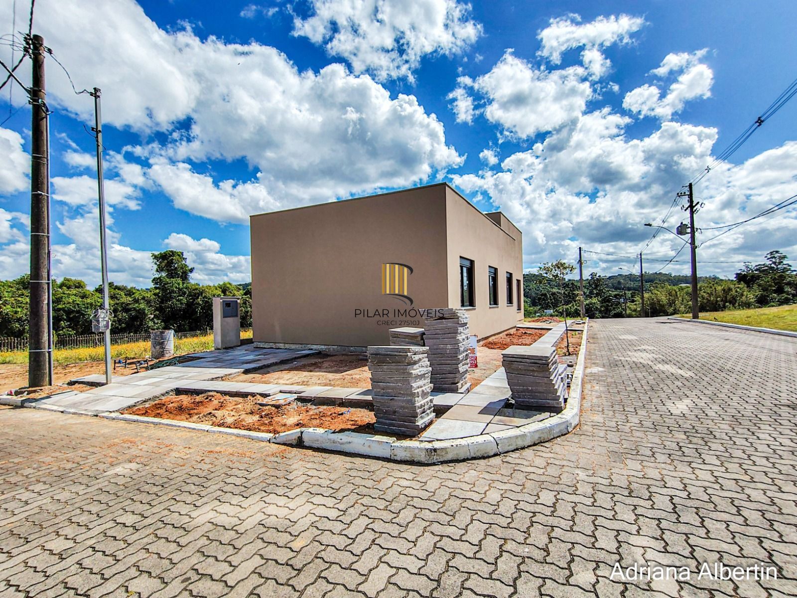 Casa térrea em condomínio fechado