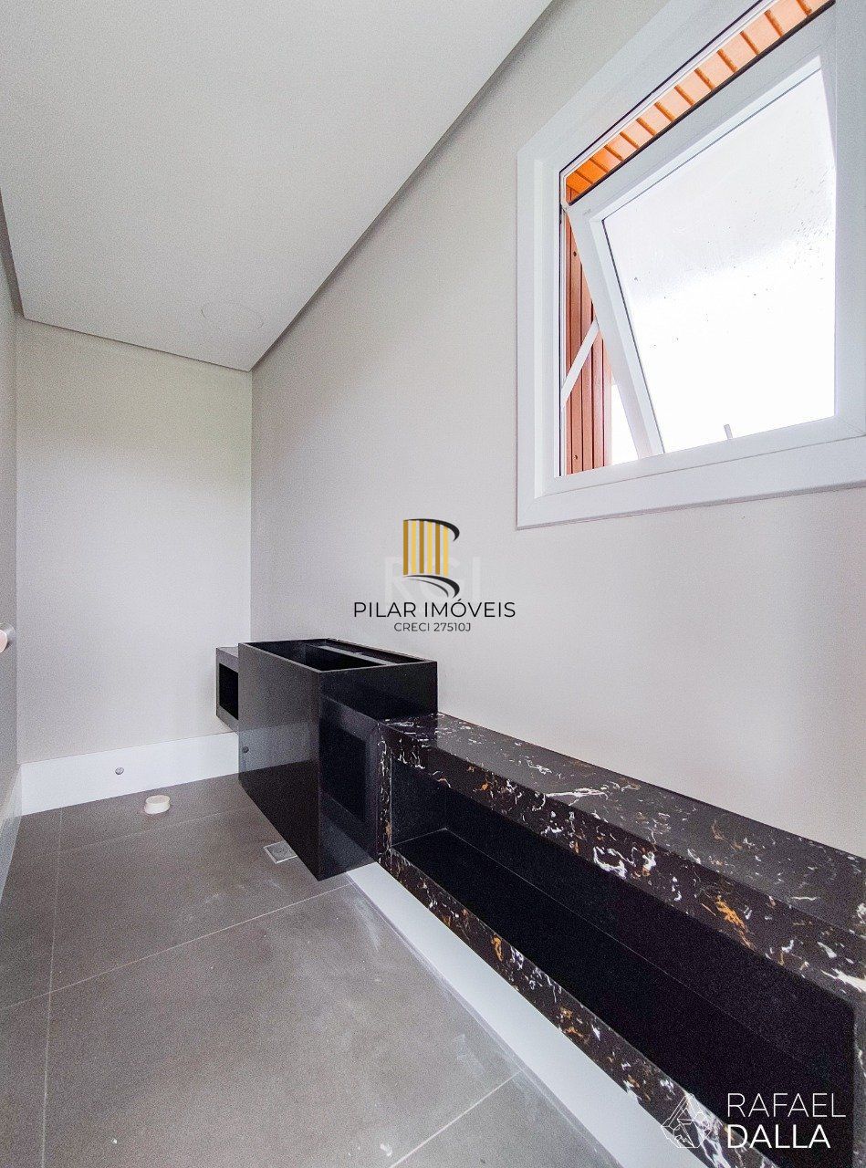 Casa Condominio para Venda - 357m², 4 dormitórios, sendo 4 suites, 4 vagas - Alphaville