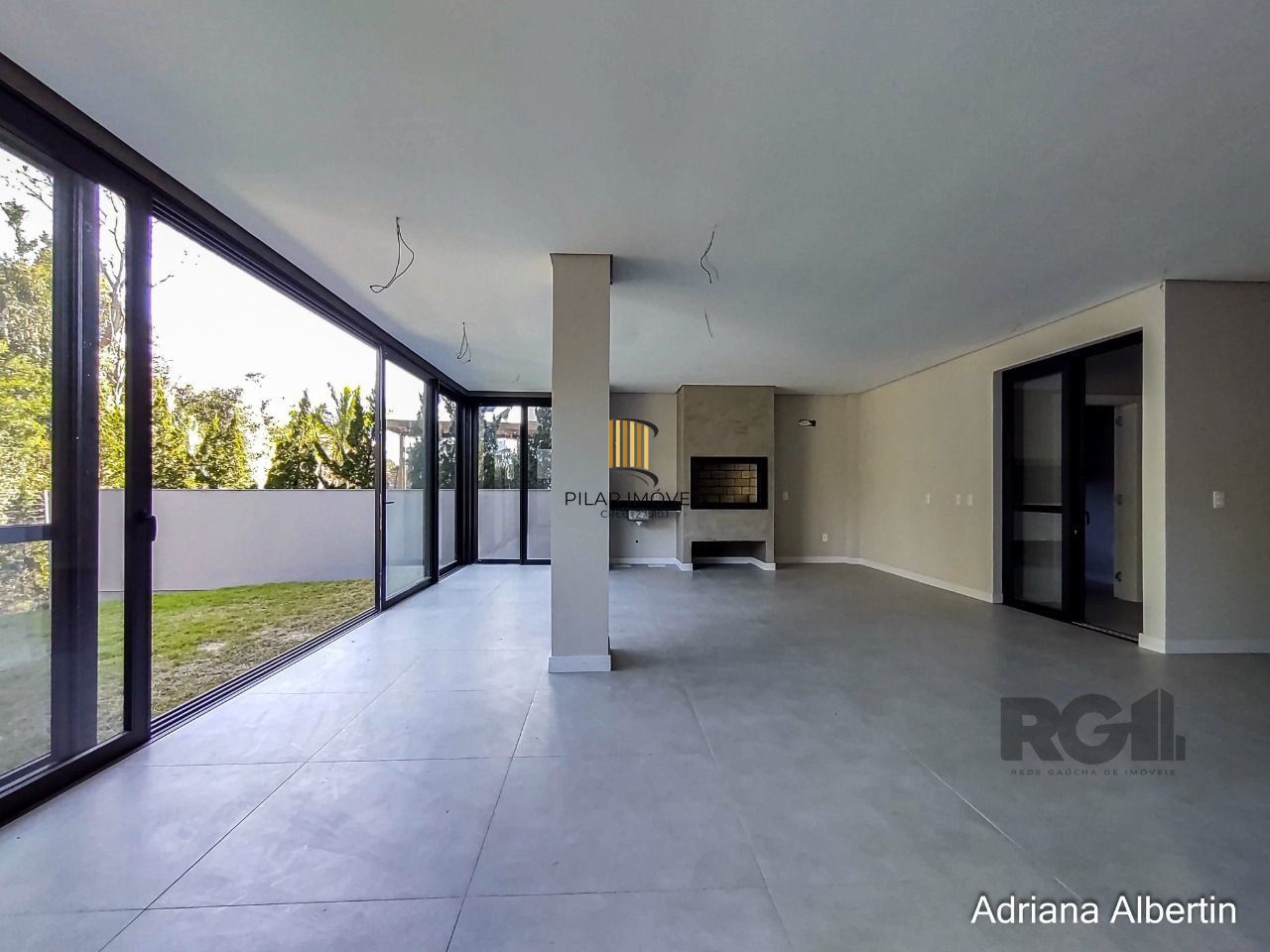 Casa Condominio para Venda - 349m², 3 dormitórios, sendo 3 suites, 2 vagas - Alphaville