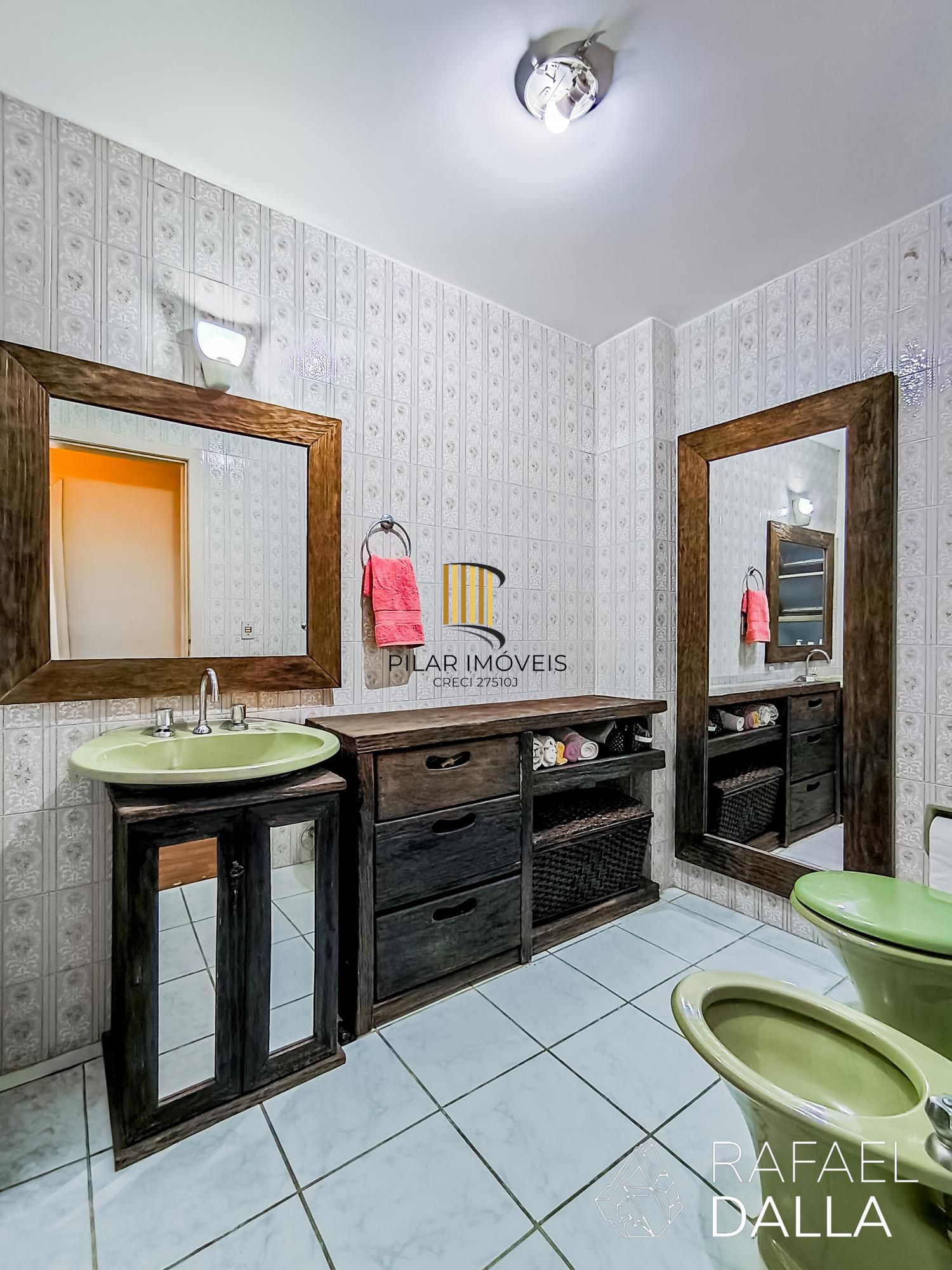Apartamento de 3 dormitórios com suíte, vaga e portaria 24h na Protásio Alves