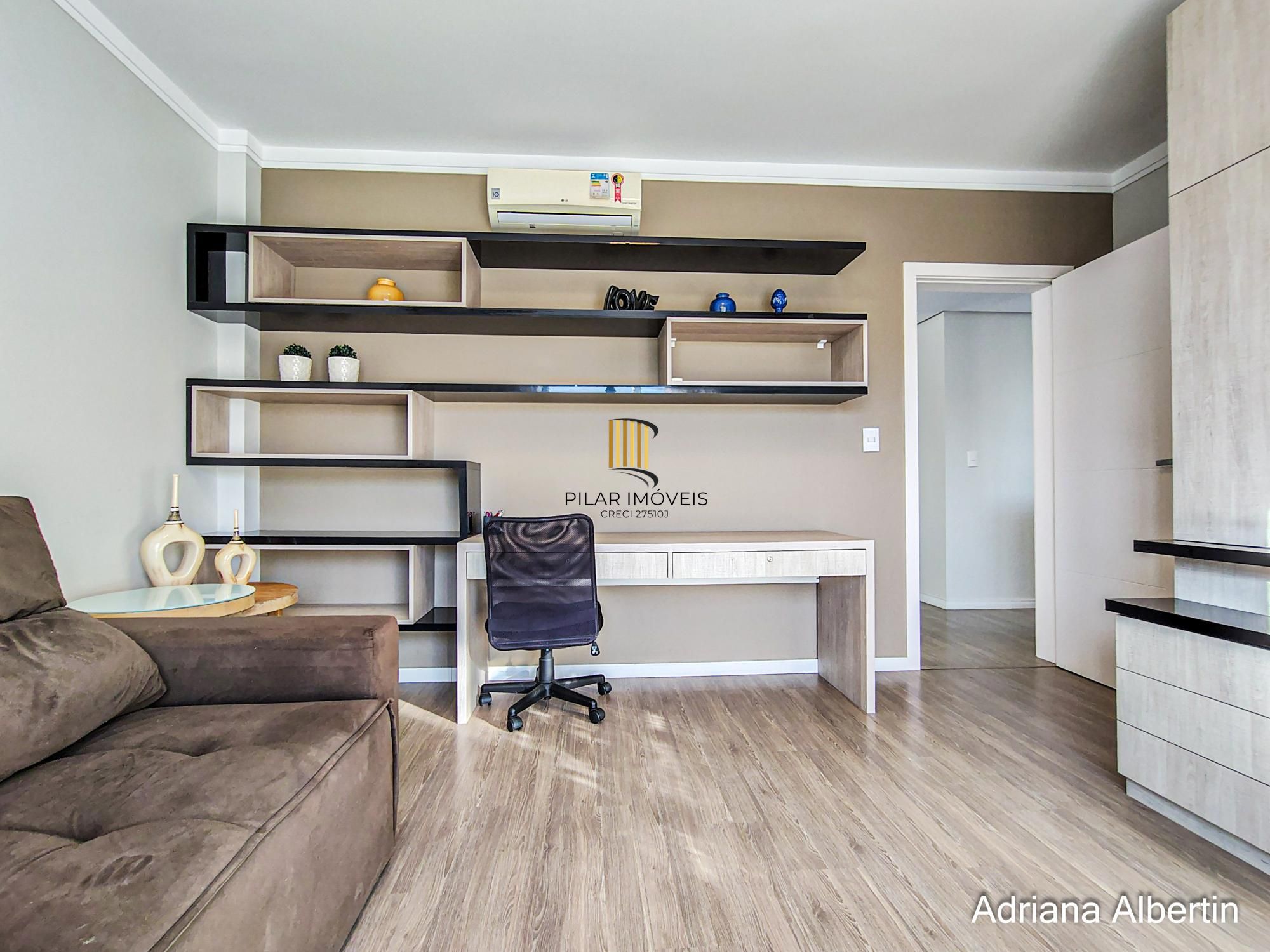 ALPHAVILLE PORTO ALEGRE | CASA COM FUNDOS PARA APP E ÁREA EXTERNA COMPLETA