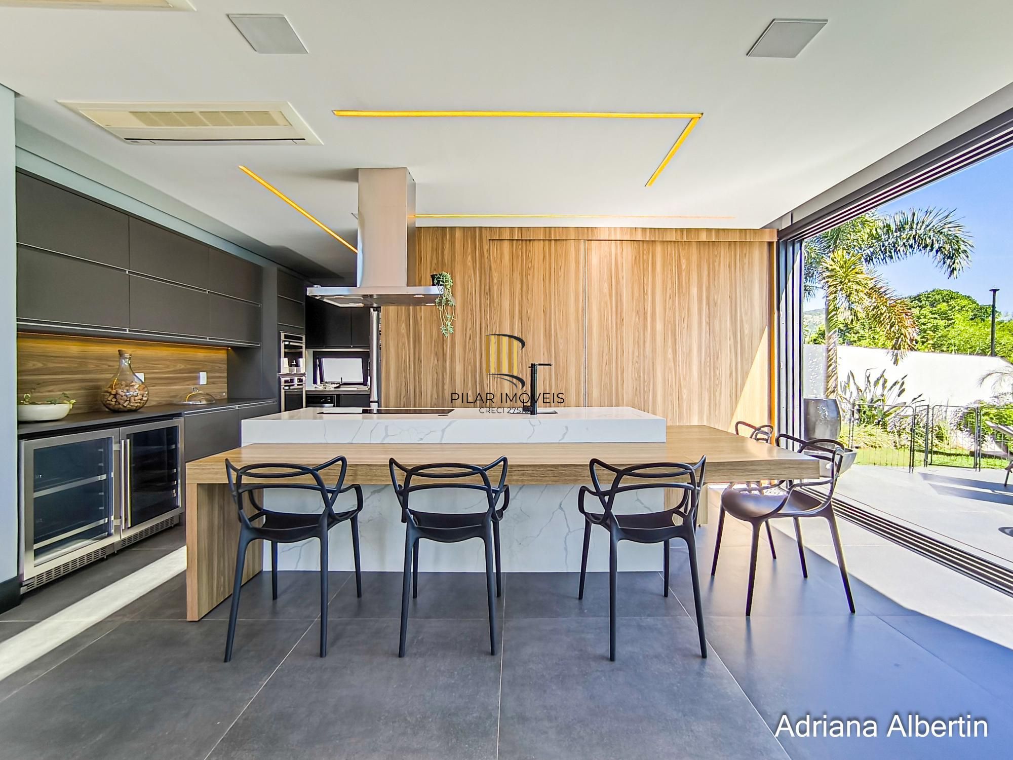 Casa de Condomínio 3 dormitórios no bairro Alphaville