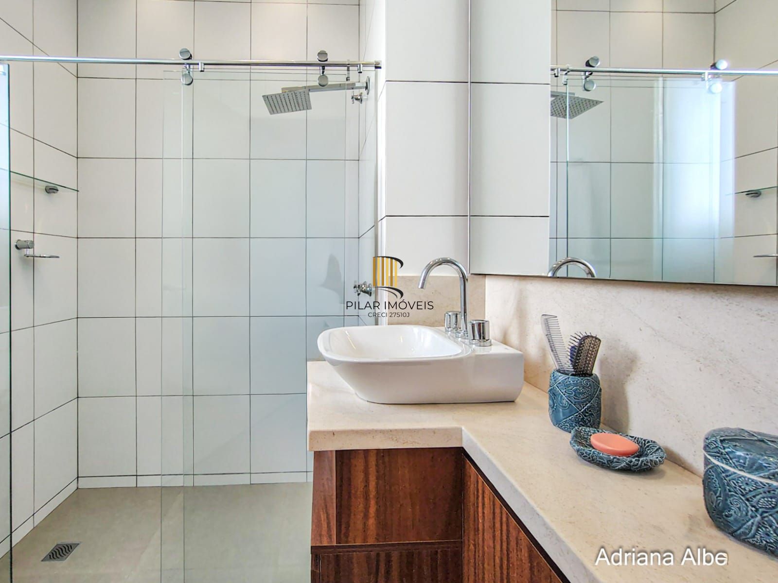 Casa com 660m² no Alphaville Porto Alegre para quem quer espaço, vista e personalidade — sem cair no padrão genérico