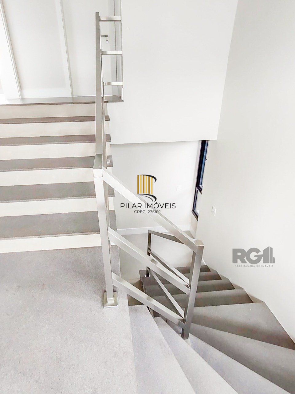 Casa Condominio para Venda - 280m², 3 dormitórios, sendo 3 suites, 2 vagas - Alphaville