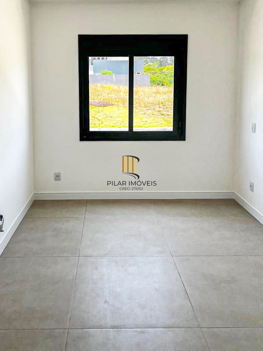 Casa térrea com 100m² privativo, em condomínio fechado na Estrada Jorge Pereira Nunes