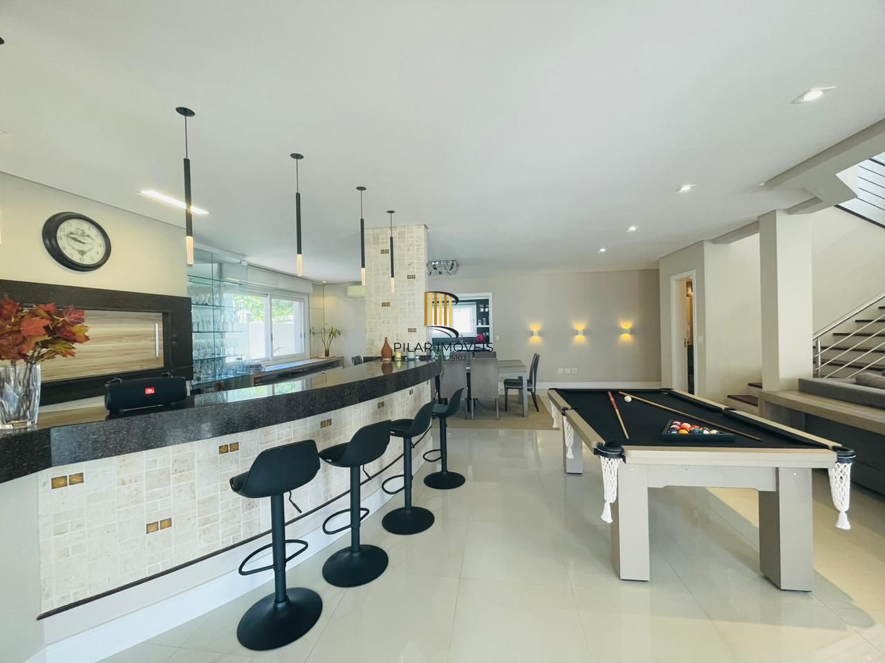 Casa de Condomínio 5 dormitórios no bairro Maristela