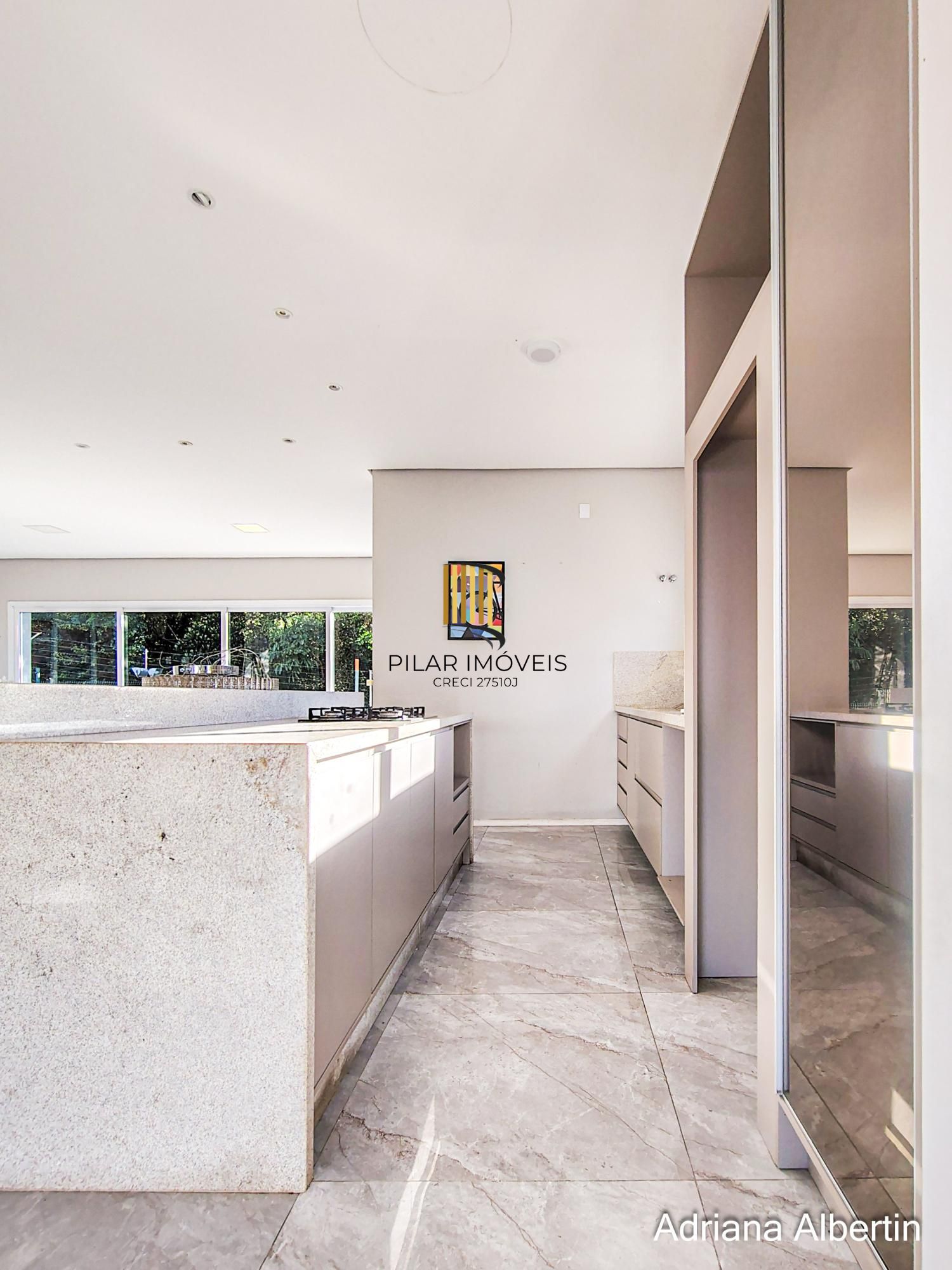 Casa de Condomínio 3 dormitórios no bairro Alphaville