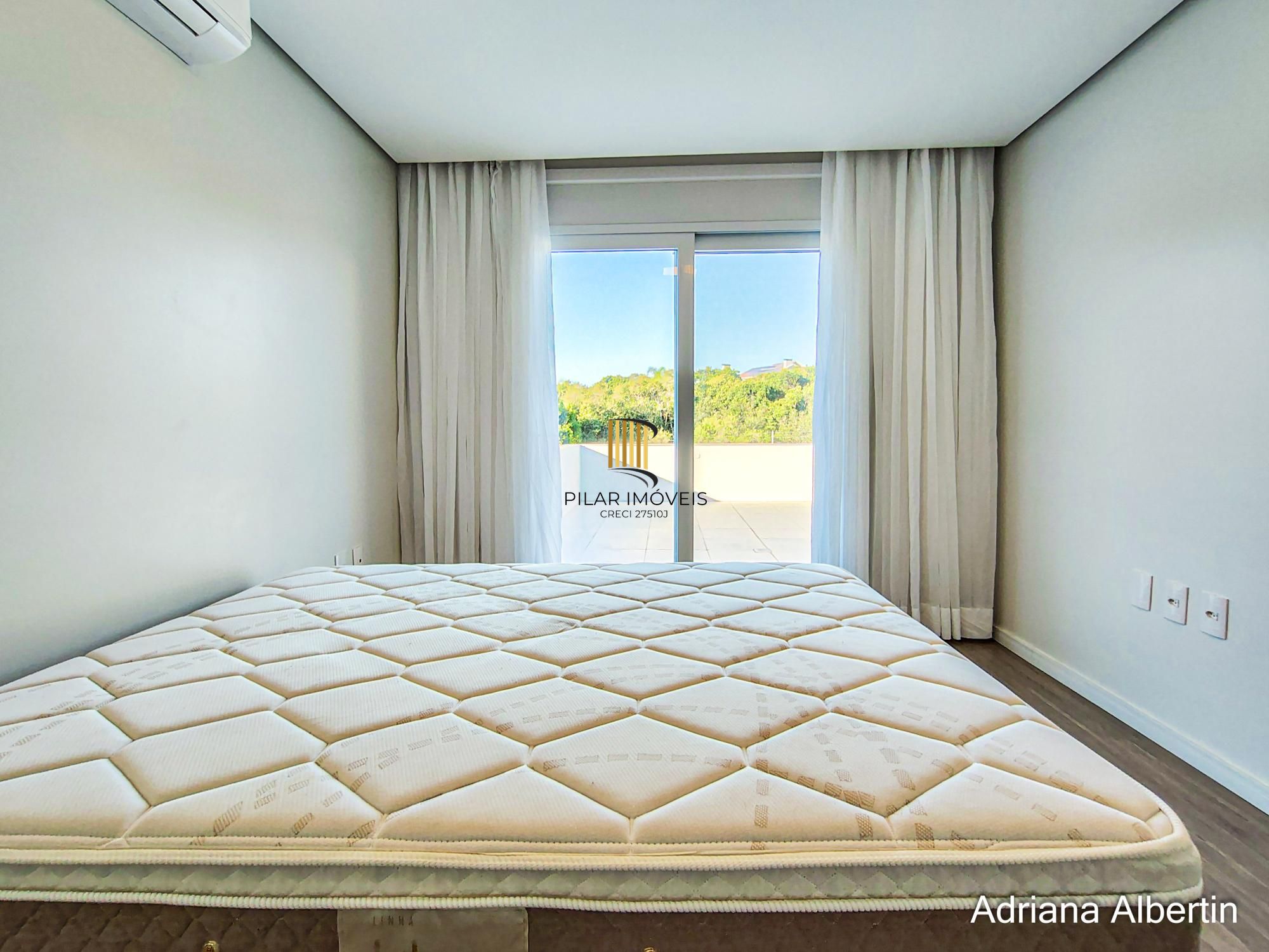 ALPHAVILLE PORTO ALEGRE | CASA COM FUNDOS PARA APP E ÁREA EXTERNA COMPLETA