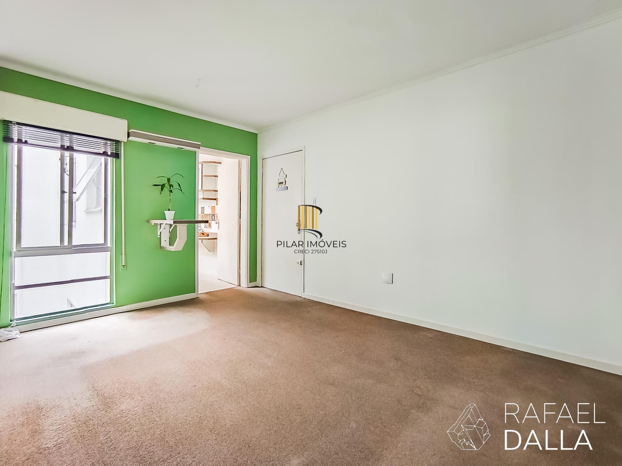 Na Rua Demétrio Ribeiro: apartamento de 1 dormitório reformado
