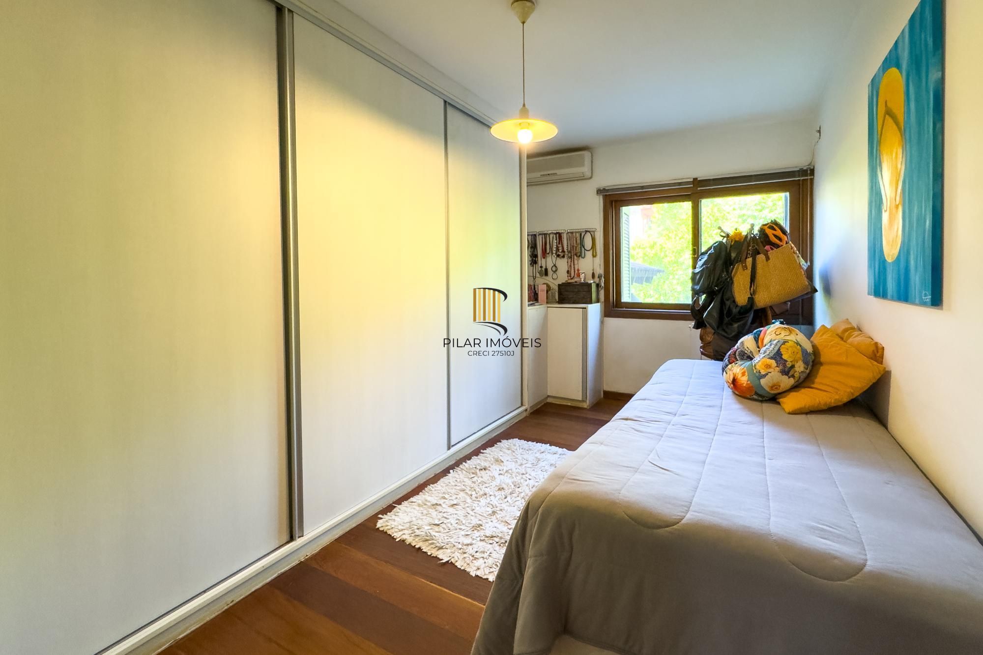 Casa no Parque Knorr com 3 dormitórios e piscina aquecida