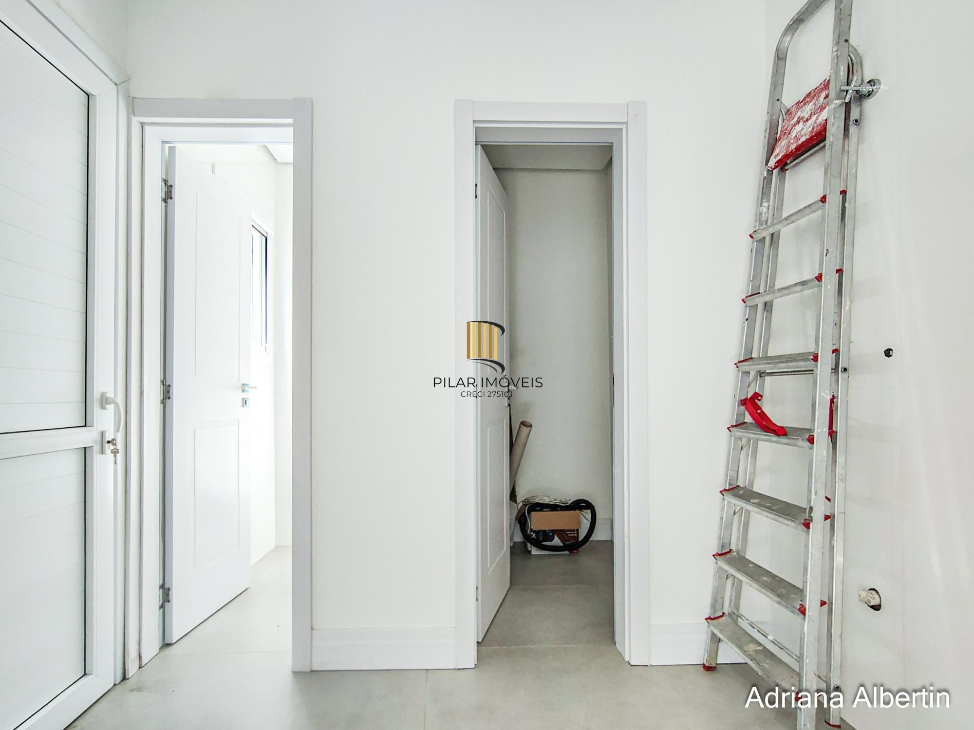 Casa Condominio para Venda - 292m², 4 dormitórios, sendo 4 suites, 2 vagas - Alphaville