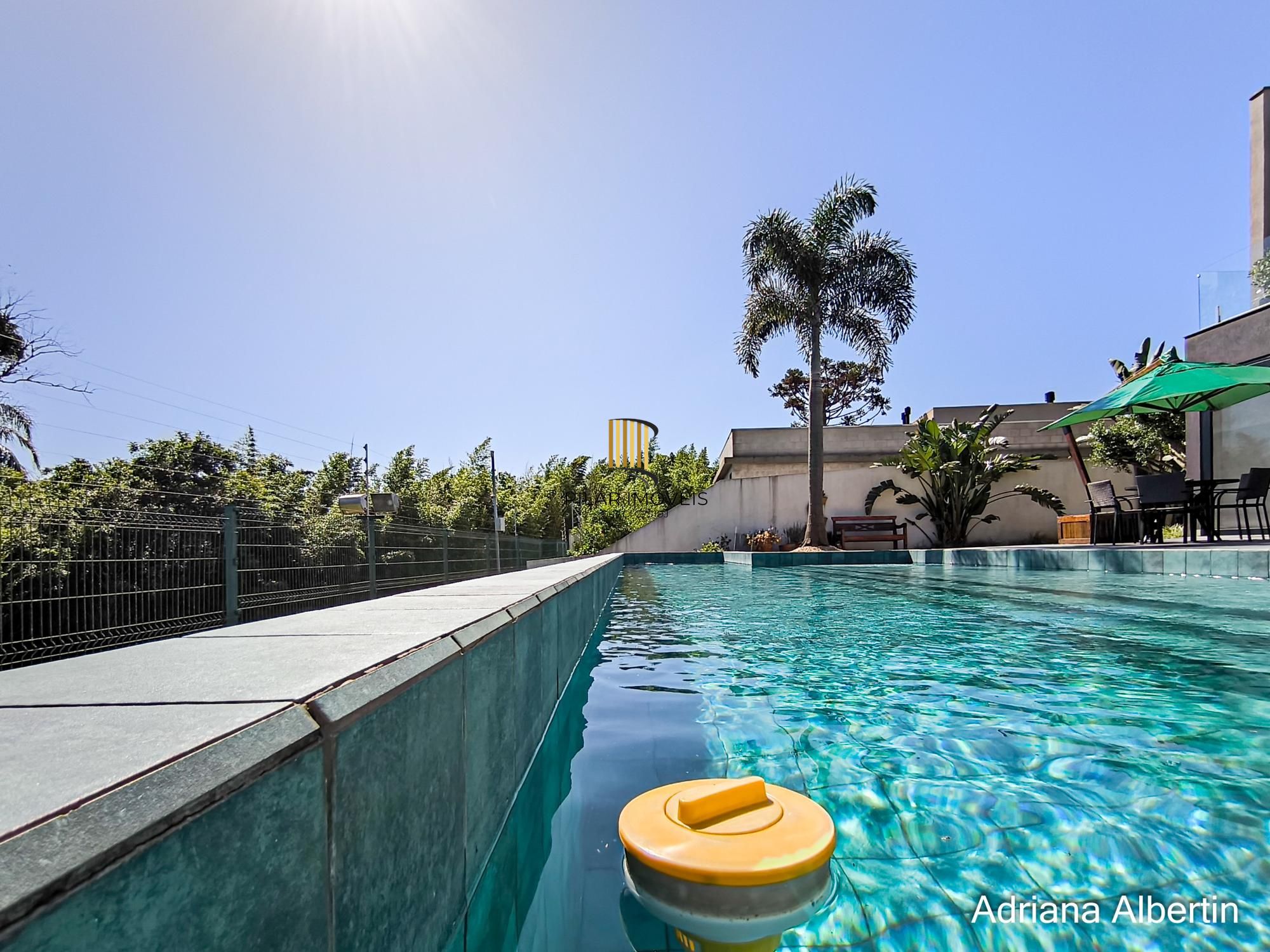 Casa de Condomínio 3 dormitórios no bairro Alphaville