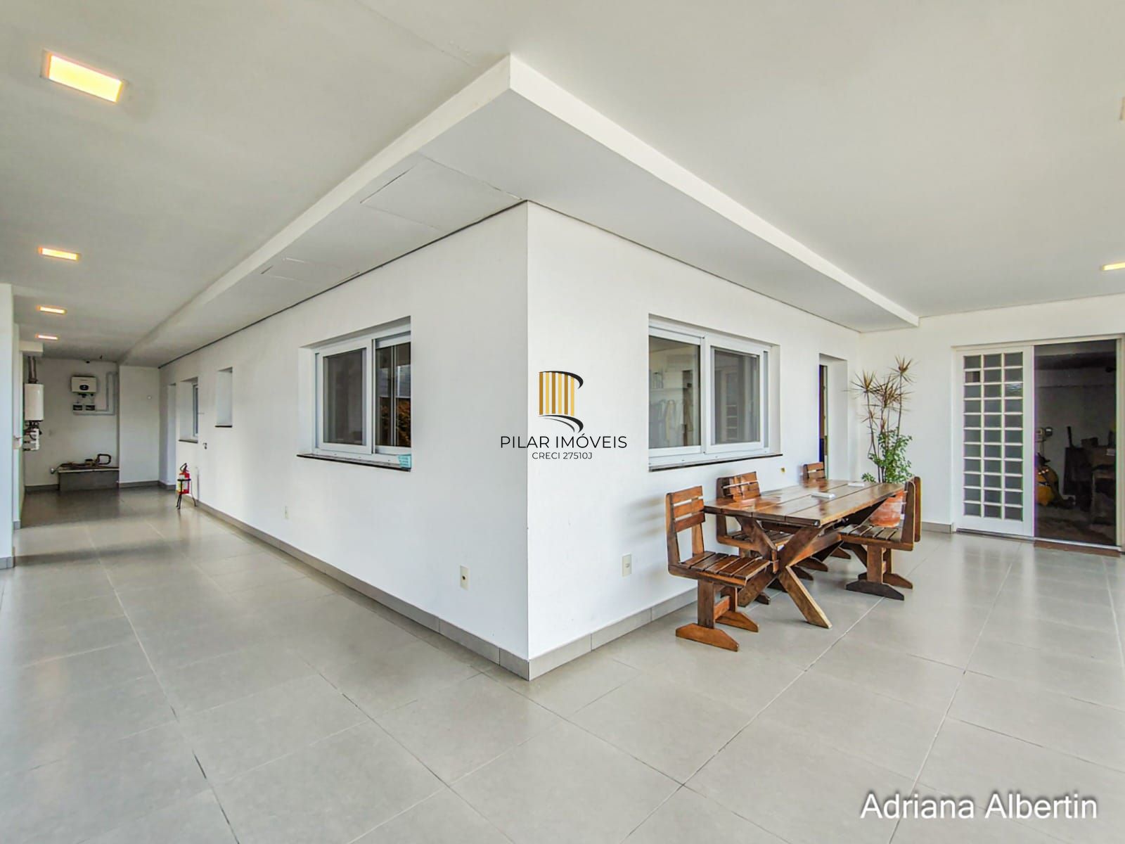 Casa com 660m² no Alphaville Porto Alegre para quem quer espaço, vista e personalidade — sem cair no padrão genérico