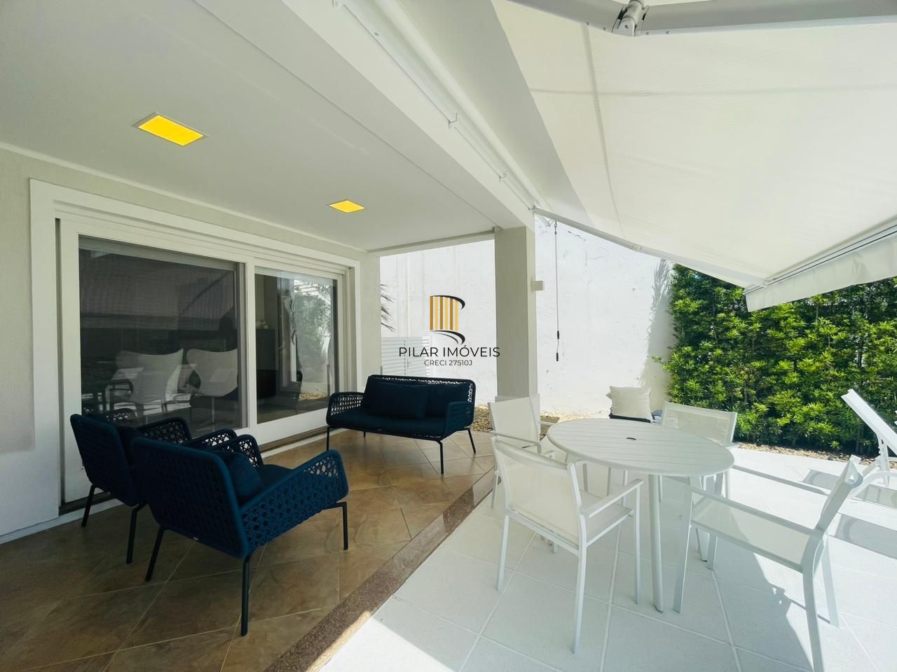 Casa de Condomínio 5 dormitórios no bairro Maristela