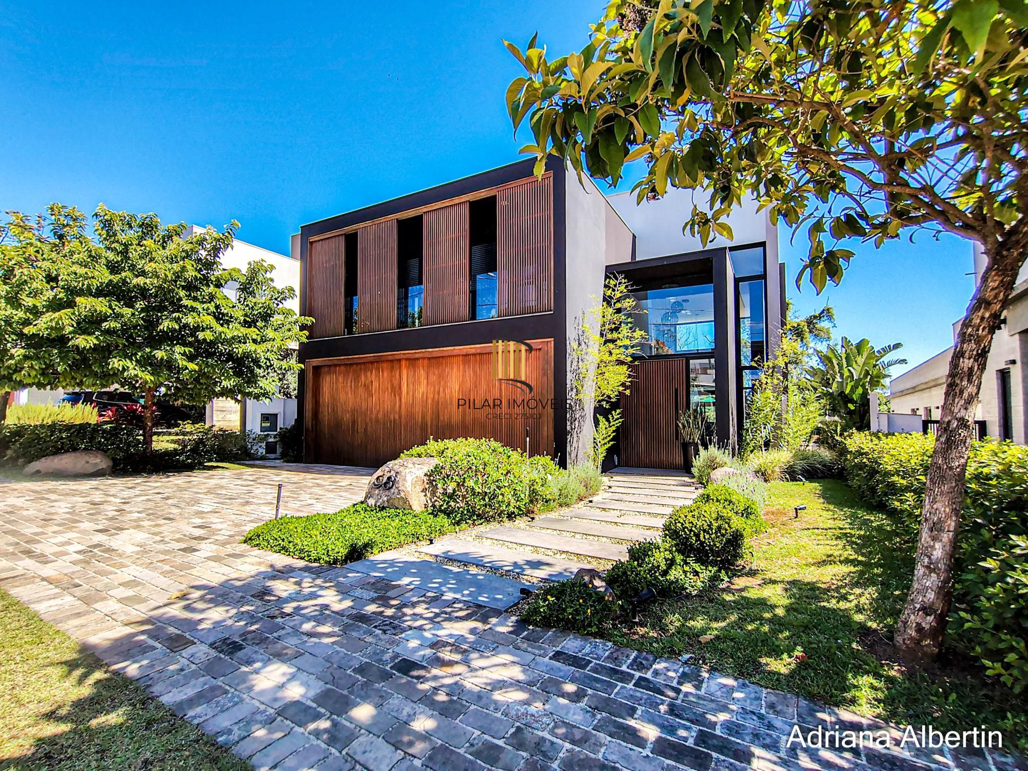 Casa de Condomínio 3 dormitórios no bairro Alphaville