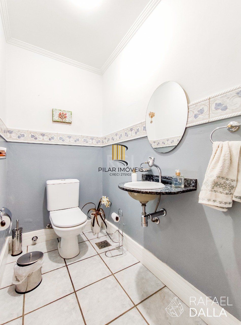 Casa 3 dormitórios no bairro Santana