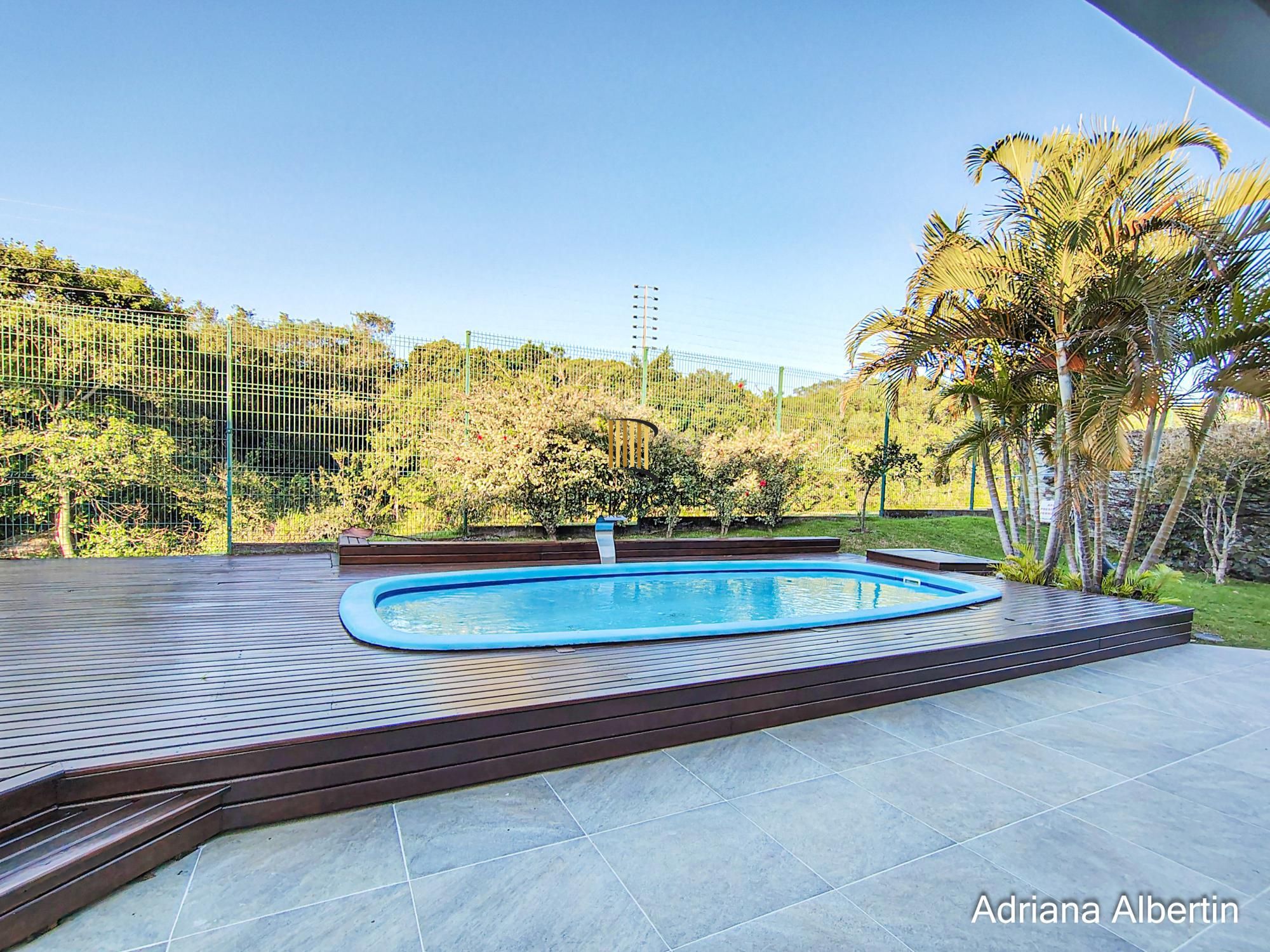 ALPHAVILLE PORTO ALEGRE | CASA COM FUNDOS PARA APP E ÁREA EXTERNA COMPLETA
