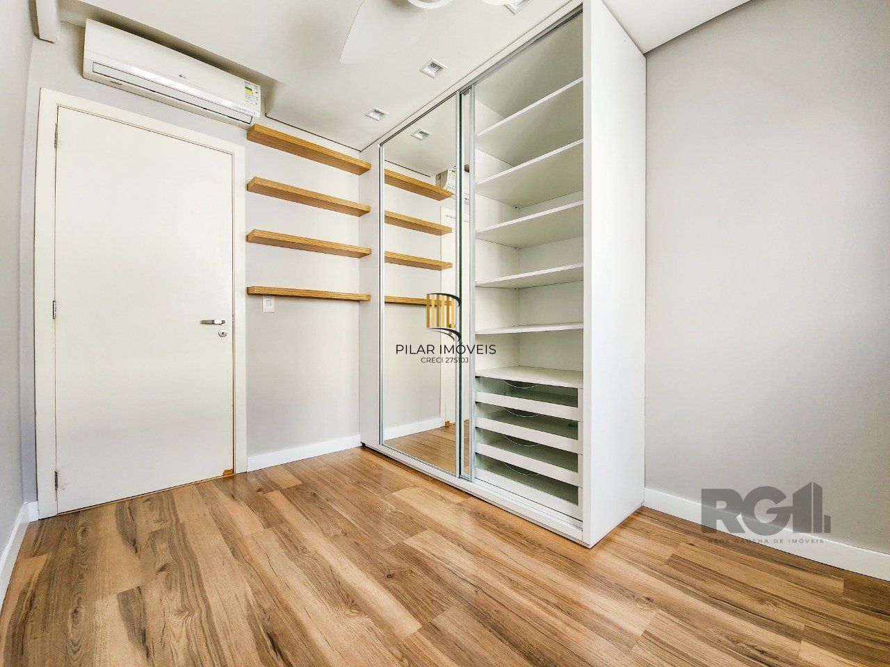 Ótimo apartamento com 2 dorm, 1 suite