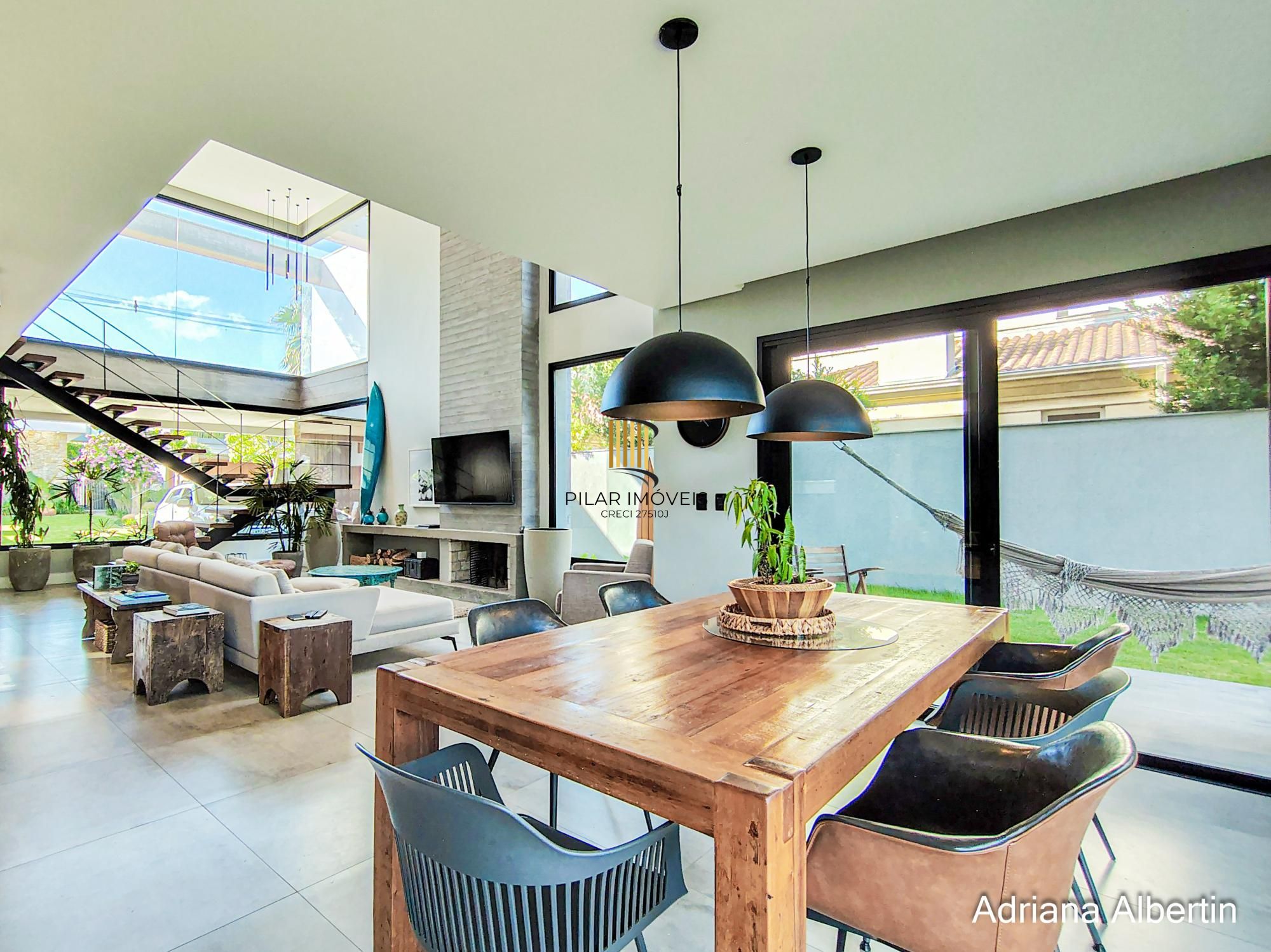 Casa em condomínio na Estrada das Três Meninas com 3 suítes