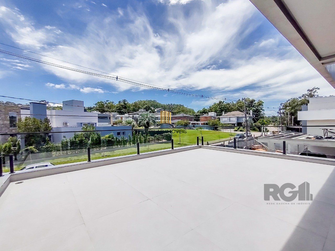 Casa Condominio para Venda - 349m², 3 dormitórios, sendo 3 suites, 2 vagas - Alphaville