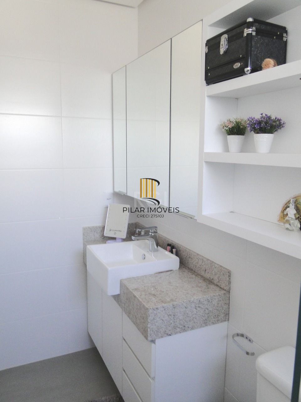 Casa Condominio para Venda - 211m², 3 dormitórios, sendo 3 suites, 4 vagas - Jardim Isabel