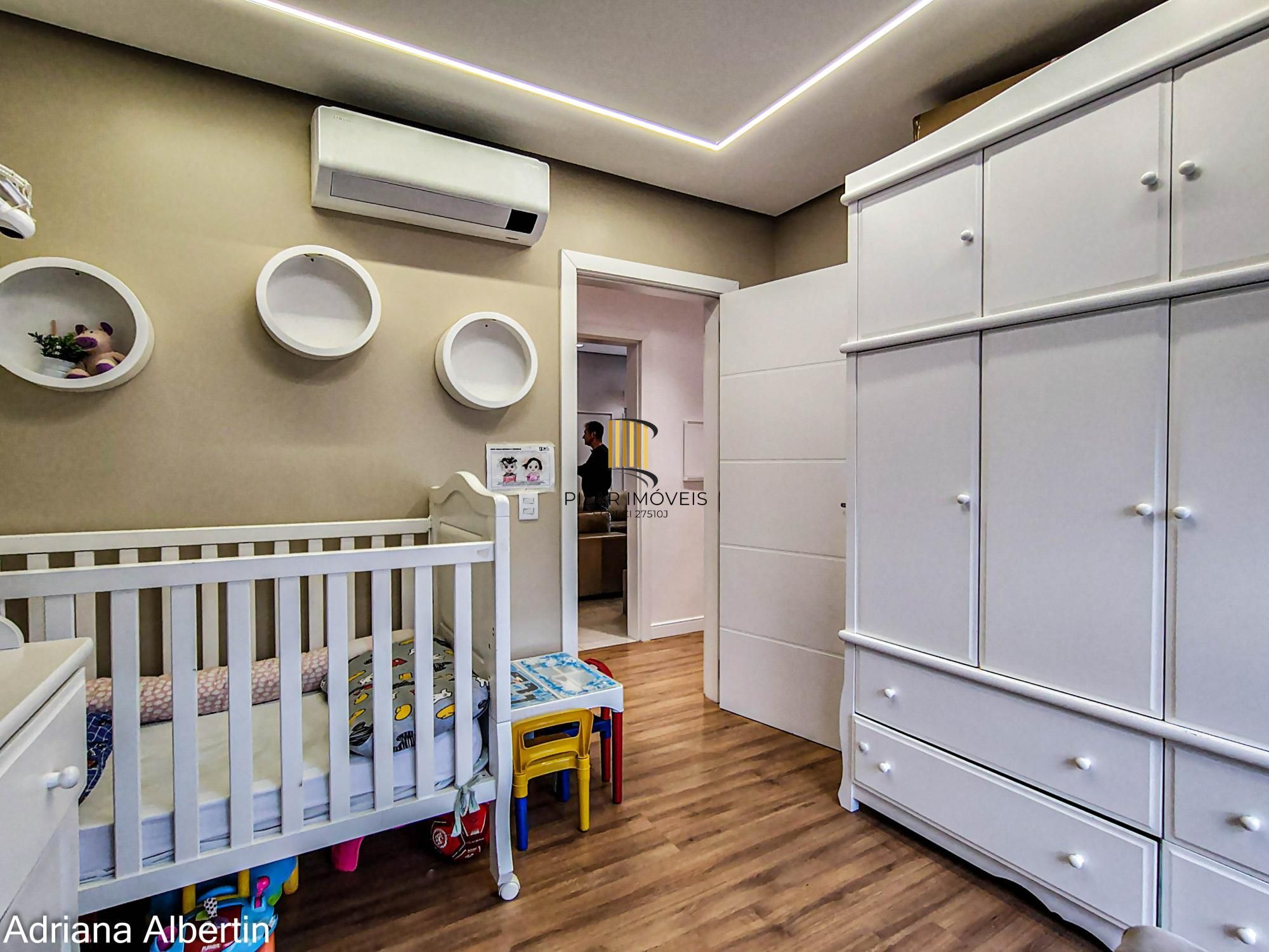 Casa térrea à venda no Alphaville Porto Alegre | 3 suítes | Ambientes integrados