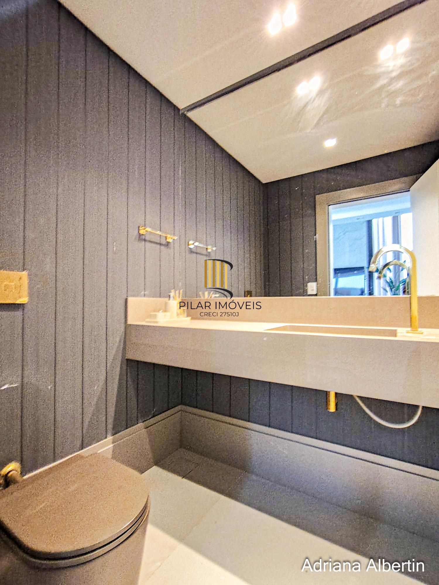 Casa com 400m² e 4 suítes