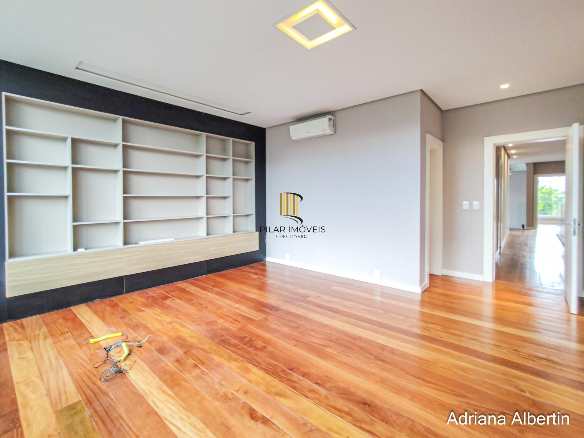 Casa com 400m² e 4 suítes